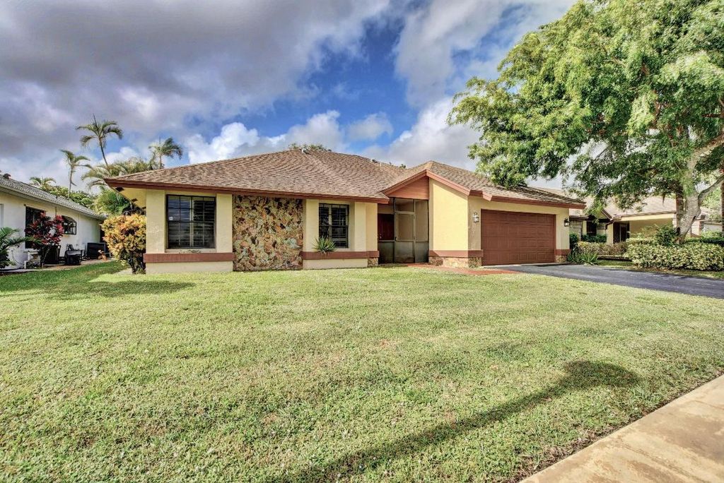 Photo of 18324 181st Circle S, Boca Raton, FL 33498 (MLS # R10971281)