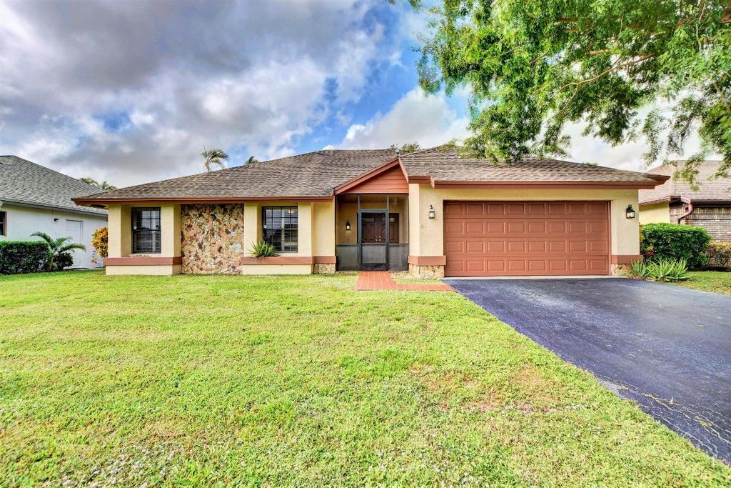 Photo of 18324 181st Circle S, Boca Raton, FL 33498 (MLS # R10971281)