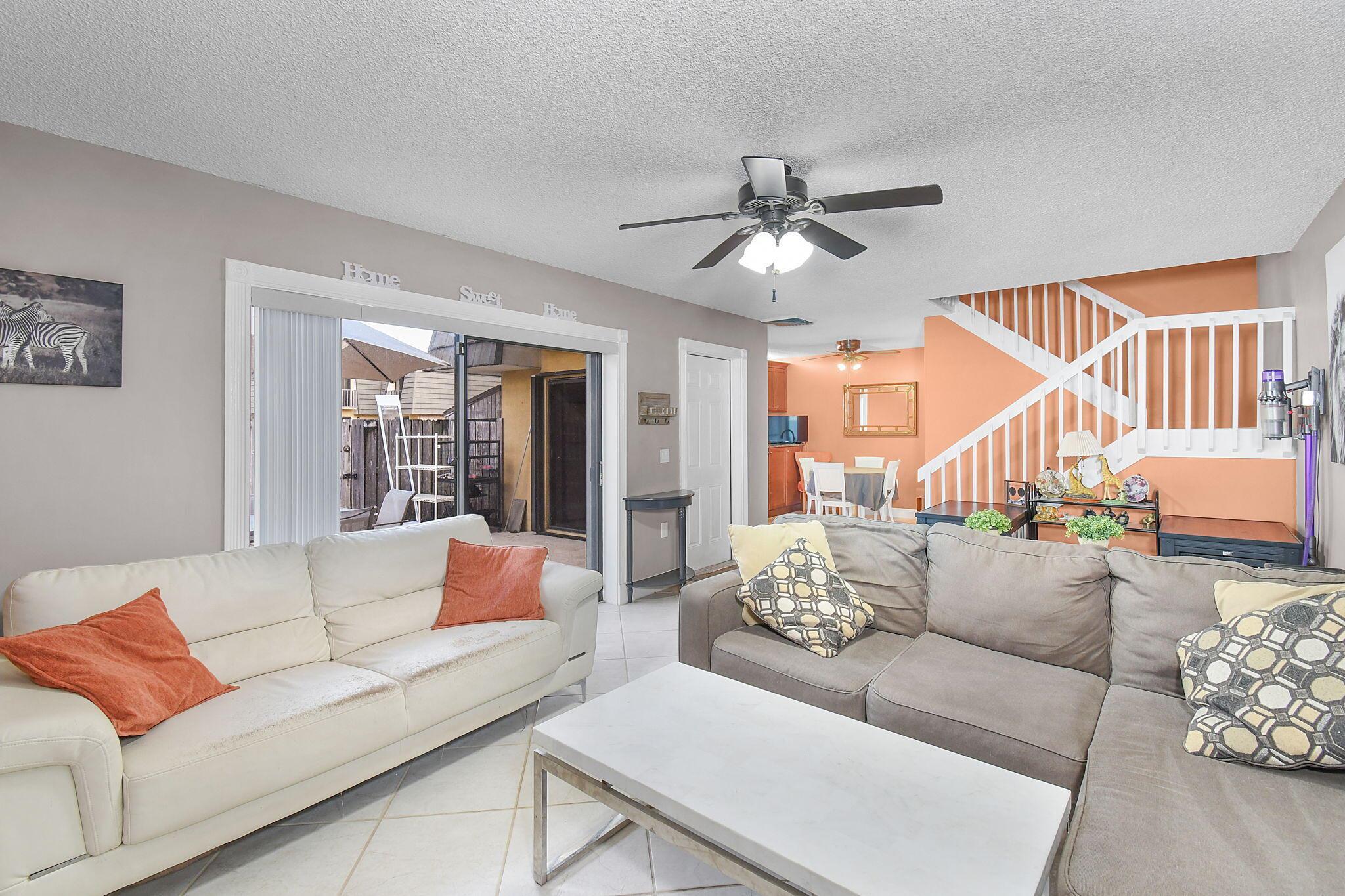 1117 11th Way, West Palm Beach, FL, 33407/$265,000 2 1117 11th Way