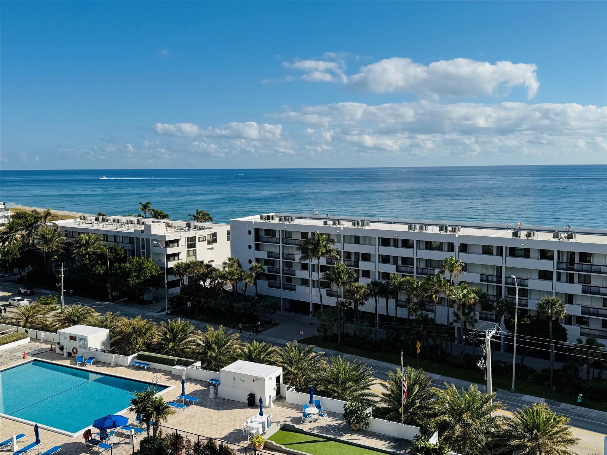 Spacious condo, updated kitchen, beautiful tiled floors. Split plan bedrooms, with floor to ceiling windows to give you view of the ocean and intracoastal. Nicely furnished. 24hr security. Garage parking. Available for 2026 season. Laundry facility next to the elevators.