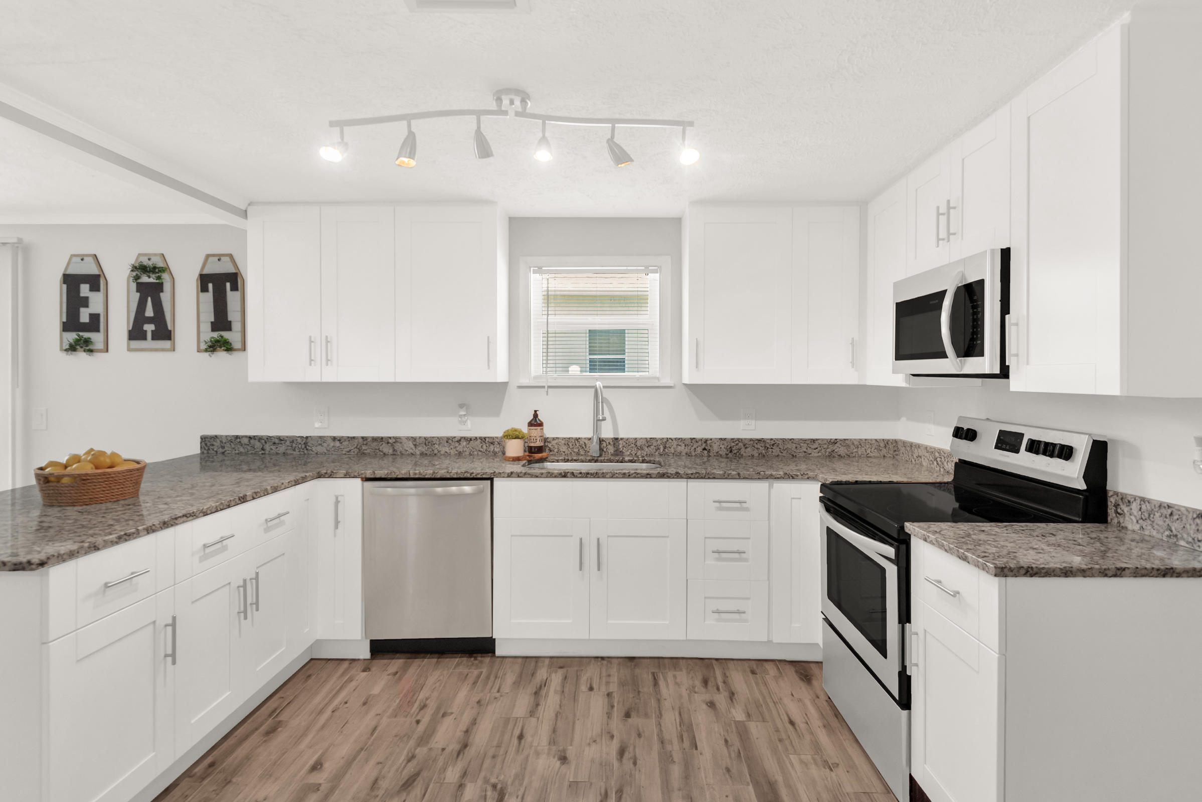 LAKE BOYNTON ESTATES 1 - Residential