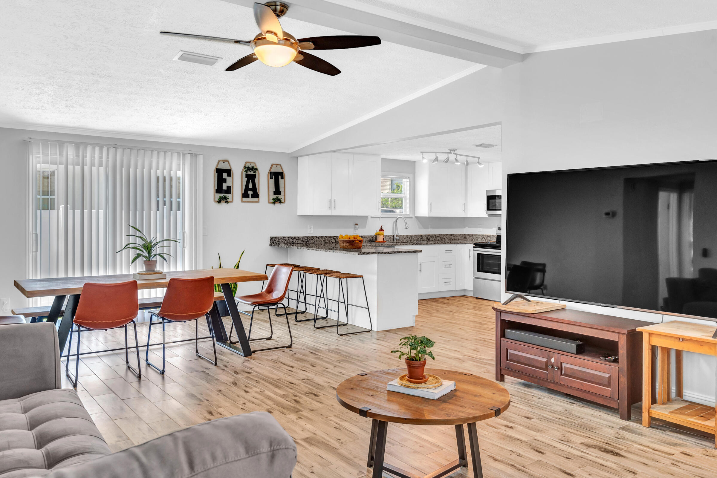 LAKE BOYNTON ESTATES 1 - Residential