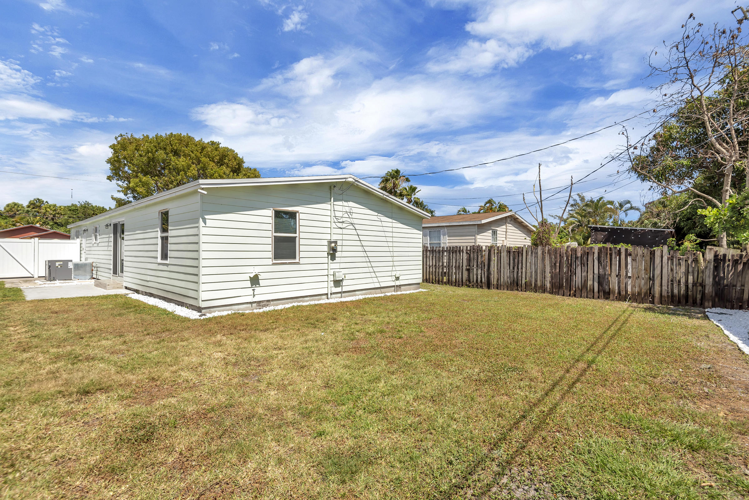 LAKE BOYNTON ESTATES 1 - Residential