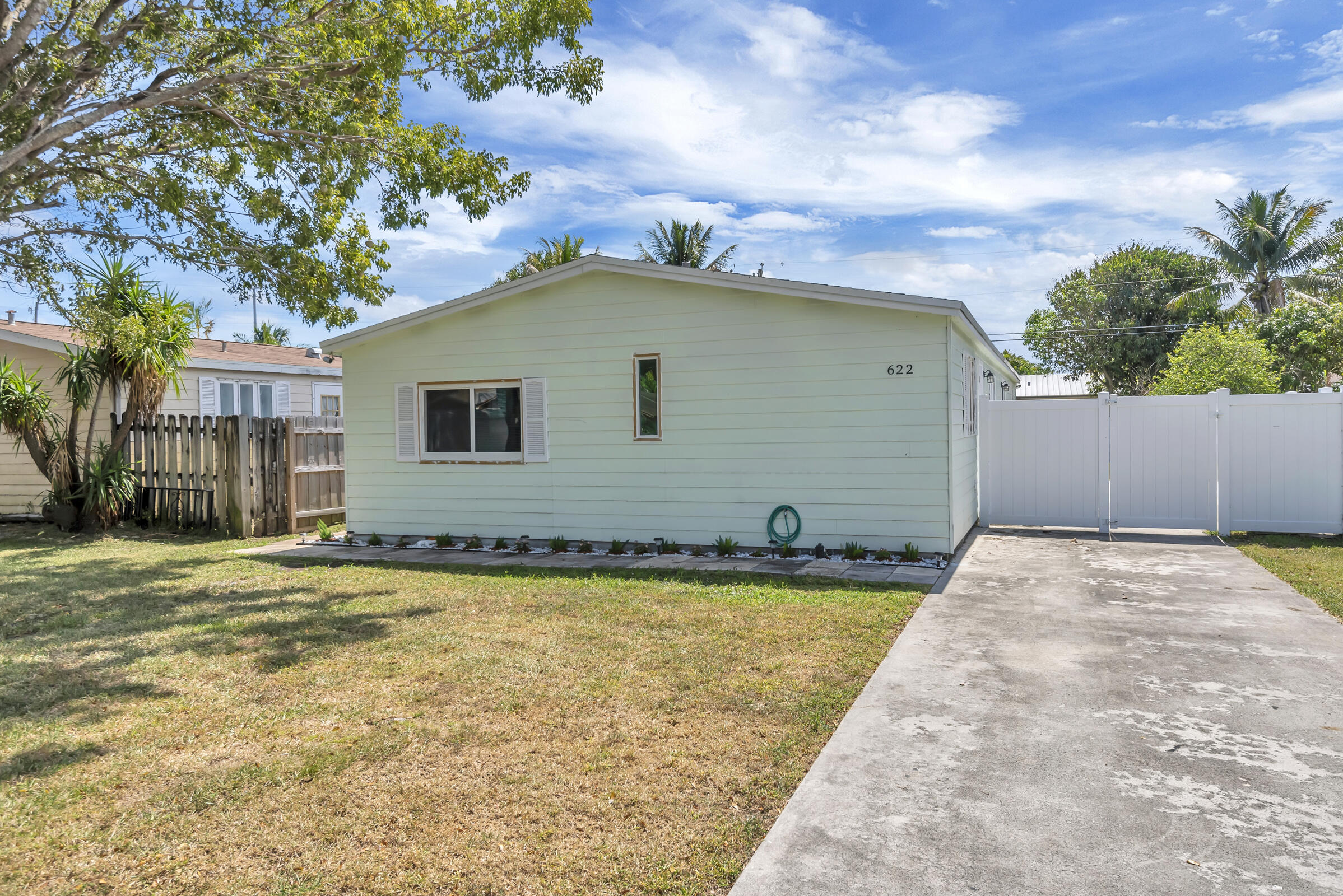 LAKE BOYNTON ESTATES 1 - Residential