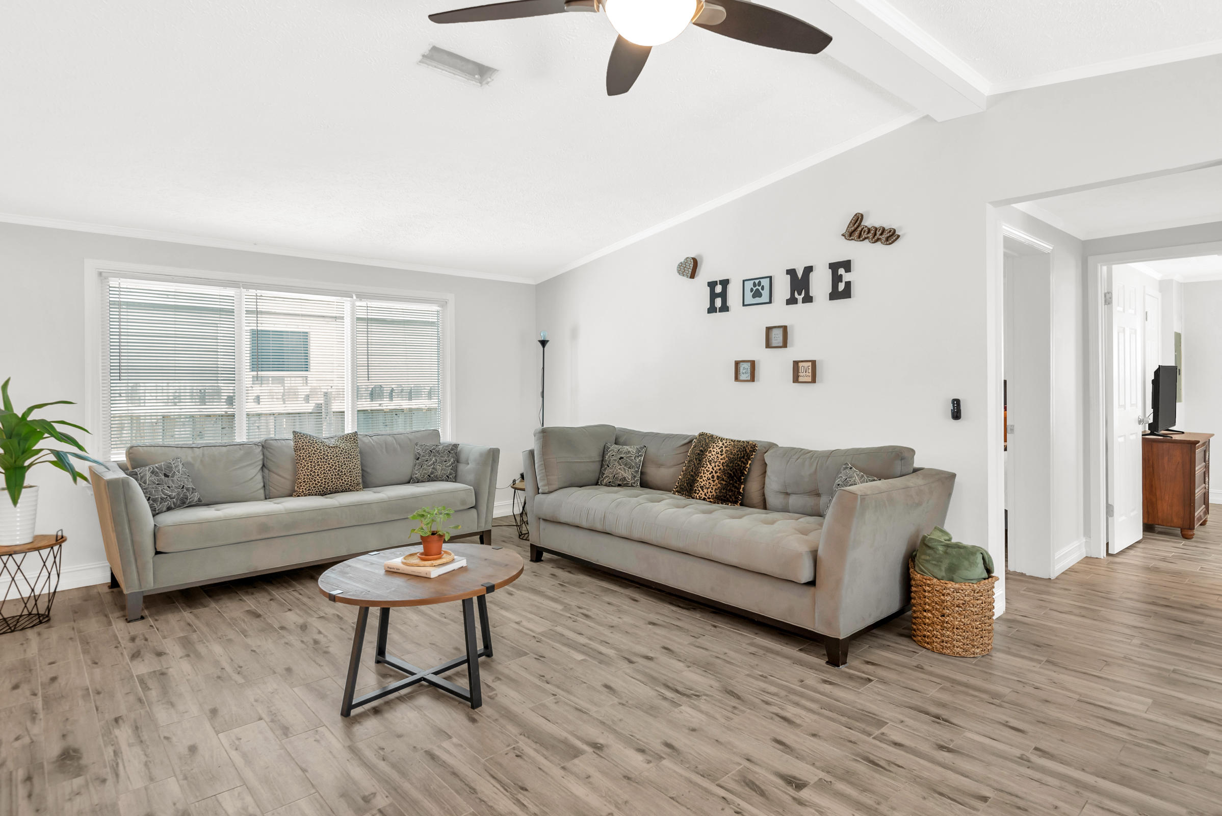 LAKE BOYNTON ESTATES 1 - Residential