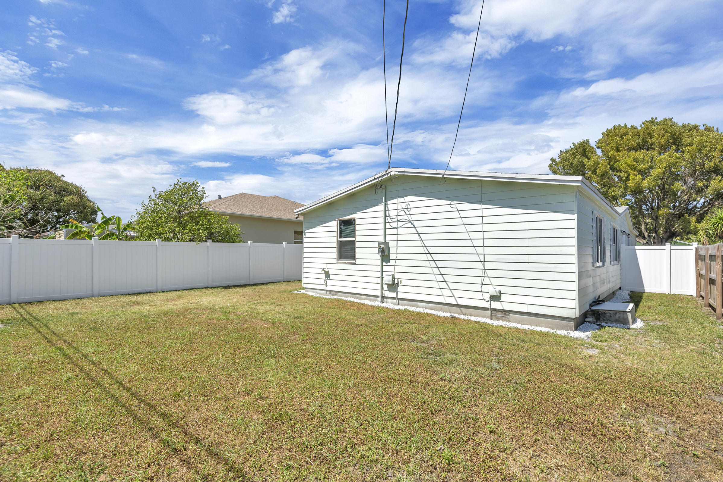 LAKE BOYNTON ESTATES 1 - Residential