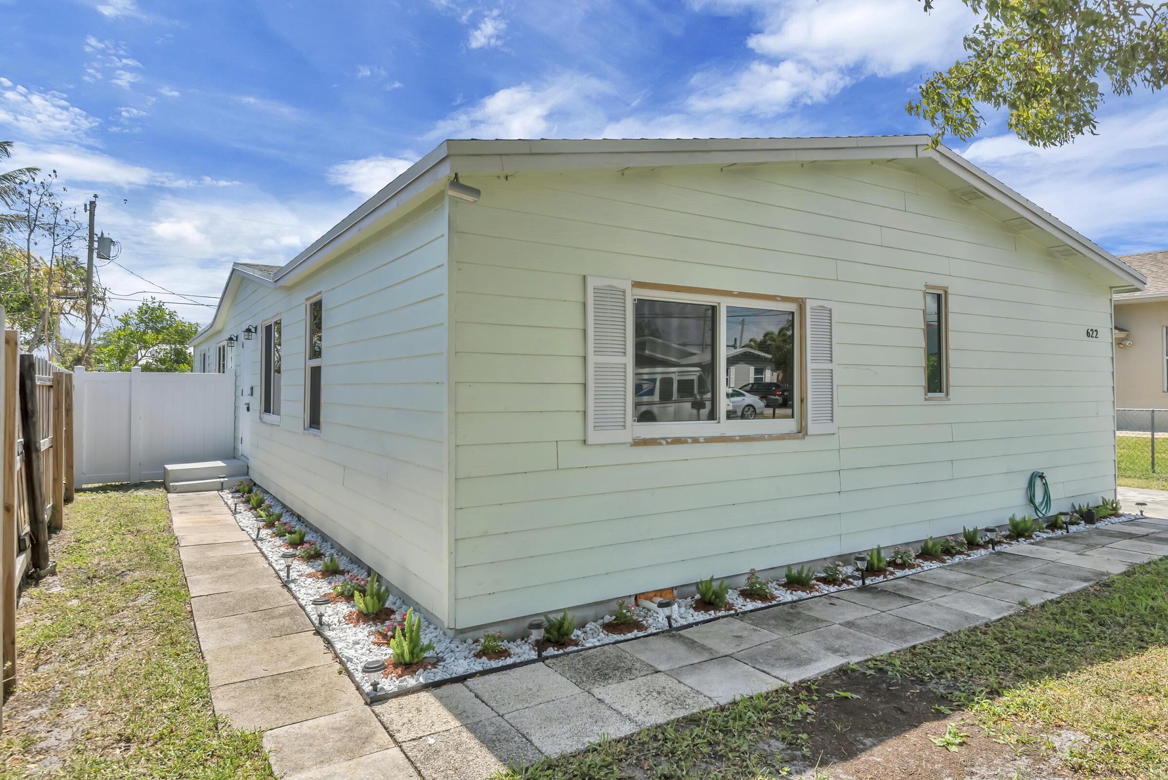 LAKE BOYNTON ESTATES 1 - Residential