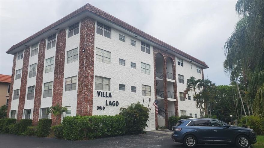 Investors welcome! No rental restrictions in this building. Beautiful top floor 2/2, corner unit with lots of natural light in well maintained building, HOA only $300.00 a month!Remodeled kitchen and bathrooms a few years back. Currently leased until September 2026 at $1,800.00 a month. Don't miss this investment opportunity!