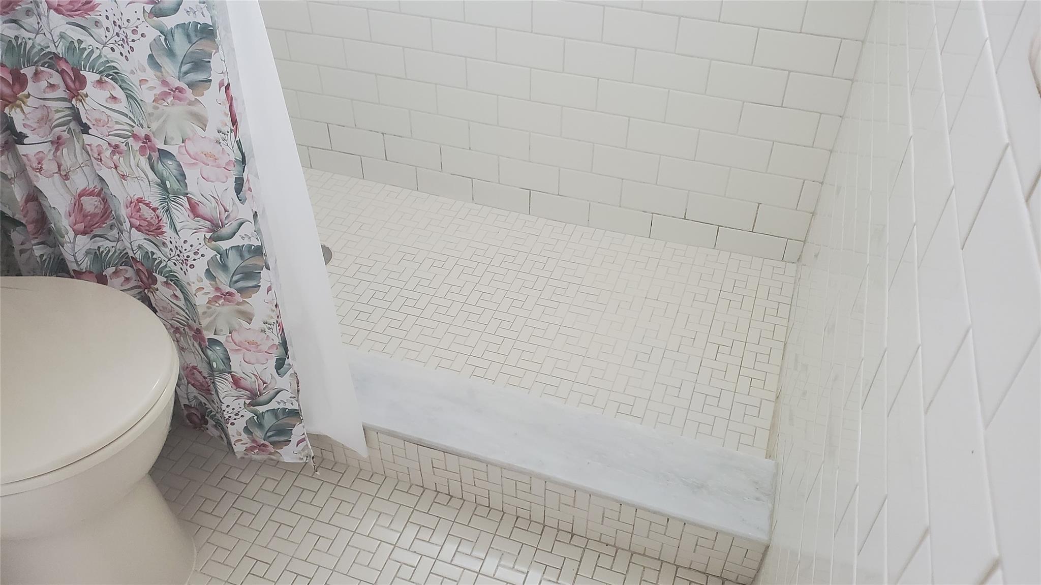 VILLA LAGO - Residential