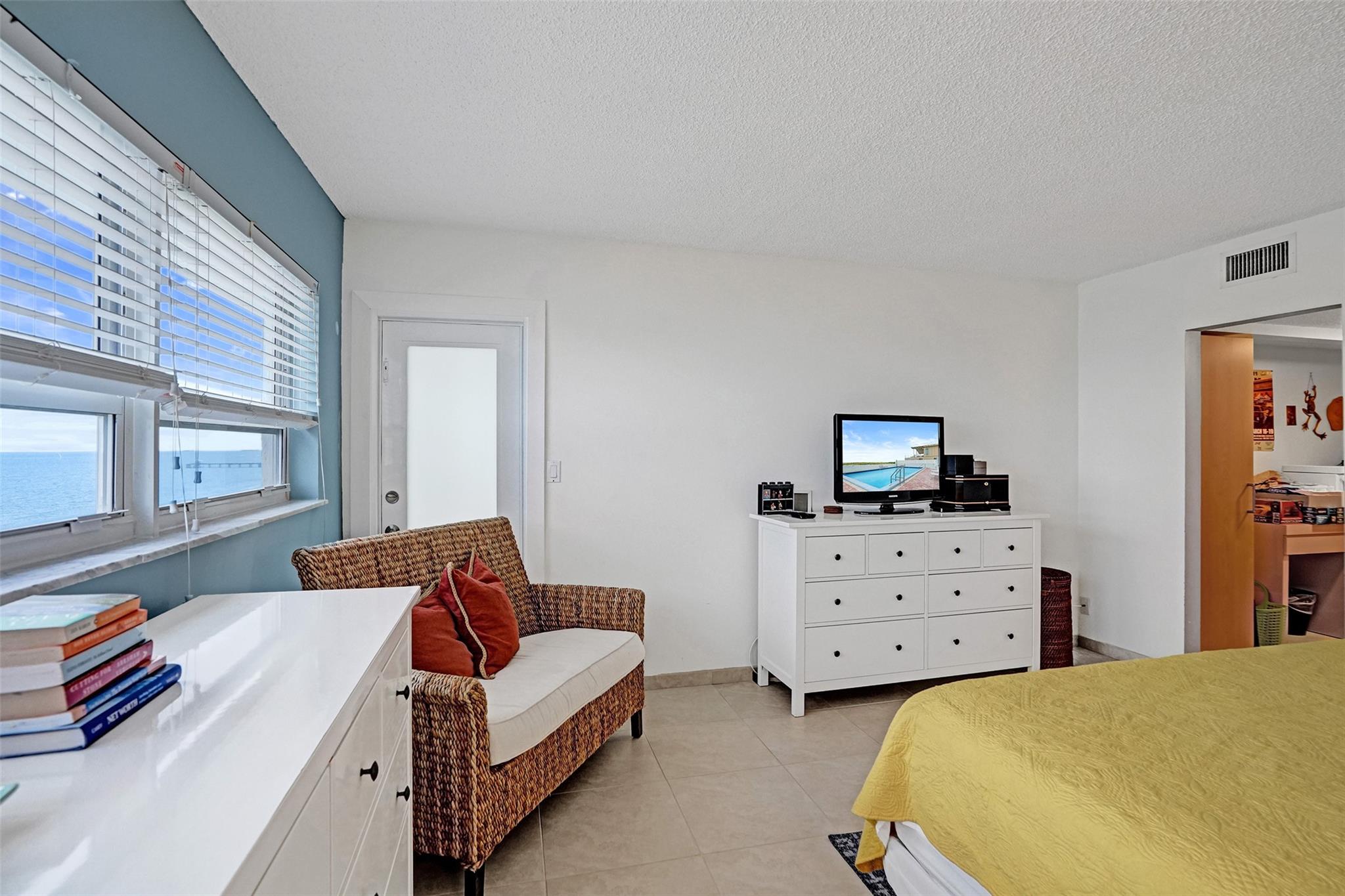 Tha Residence Condo - Residential