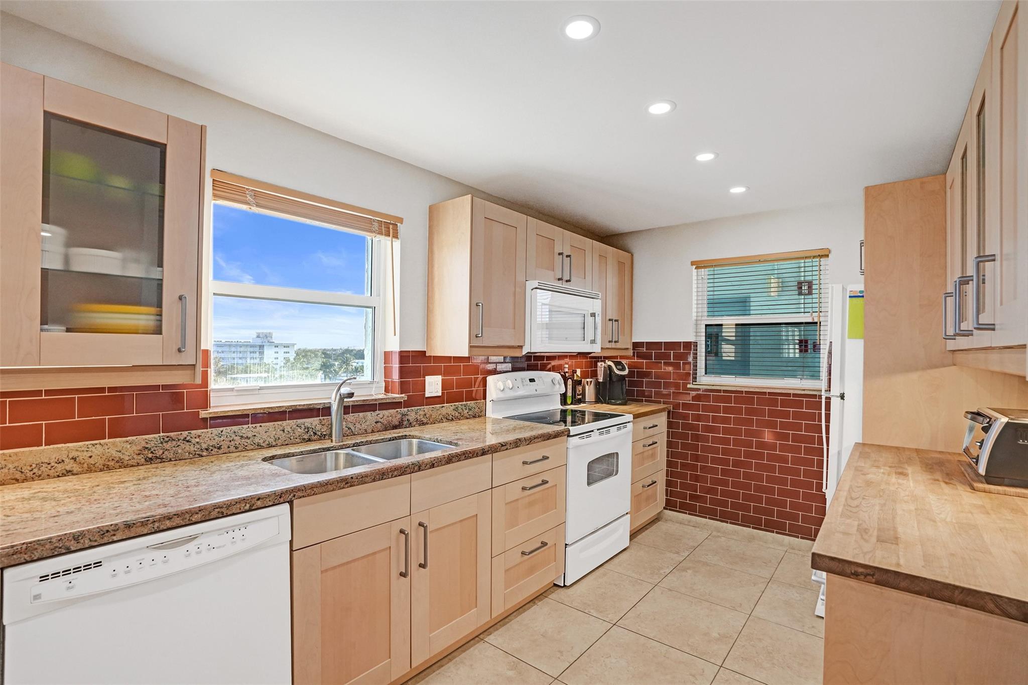 Tha Residence Condo - Residential