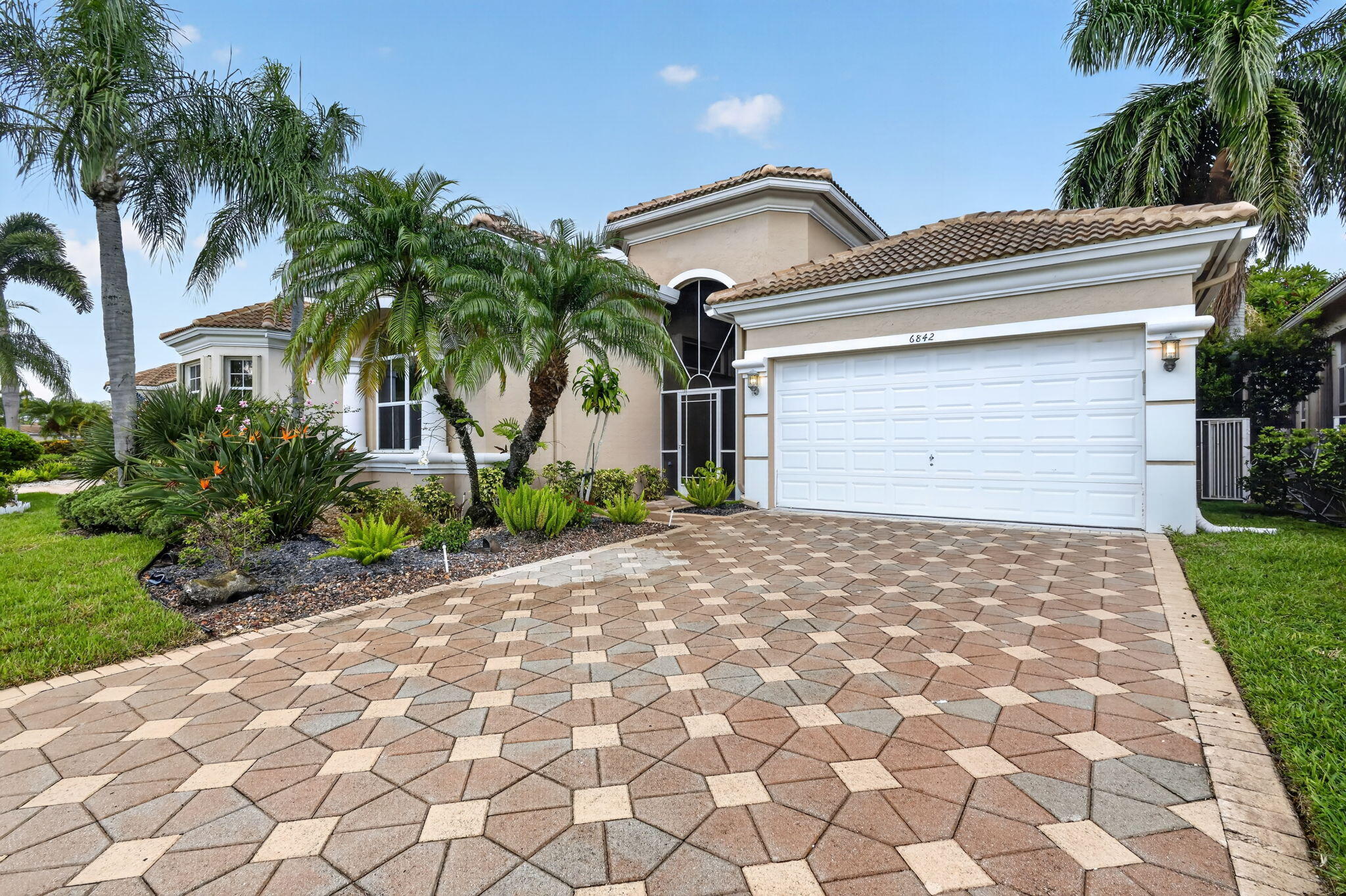 6842 Fairway Lakes Drive
