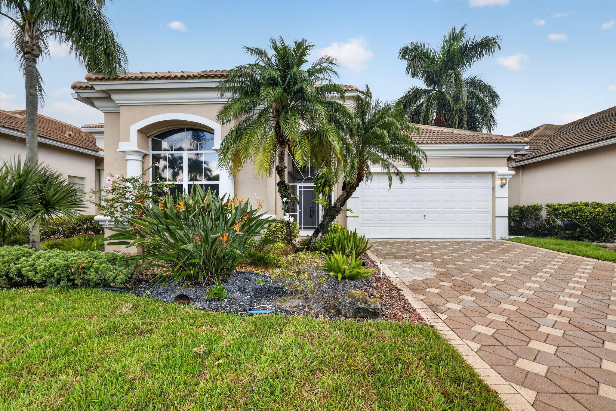 6842 Fairway Lakes Drive