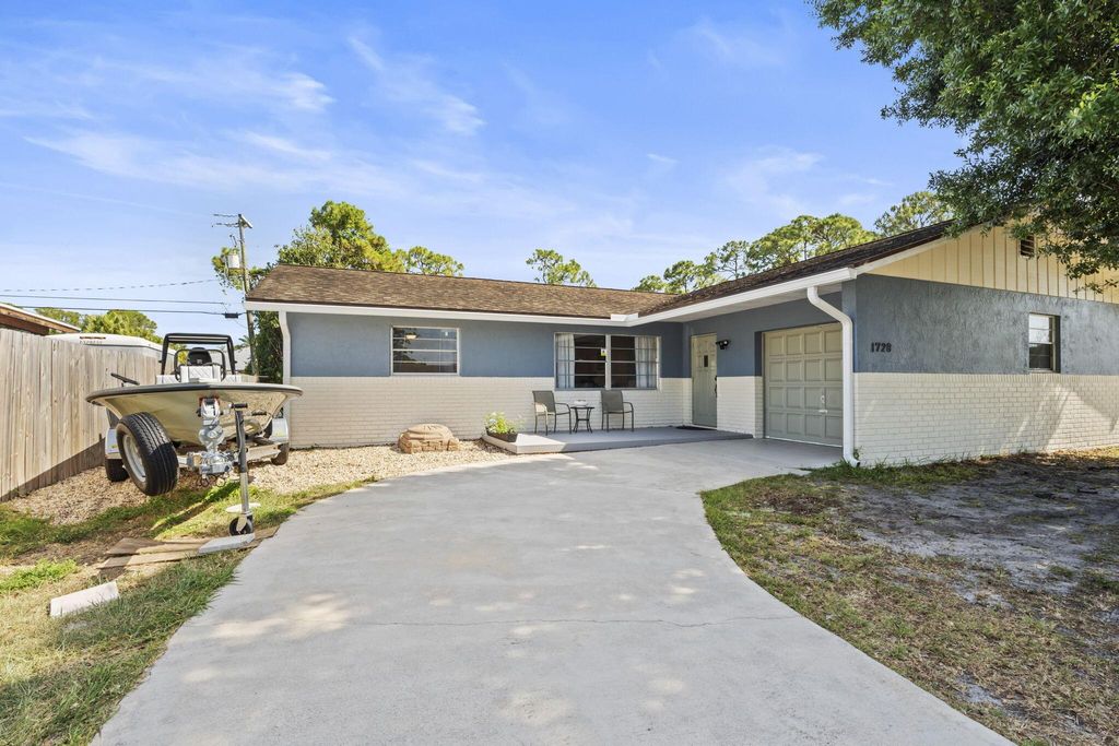 Photo of 1728 SE Harrison Street, Stuart, FL 34997 (MLS # R11083843)