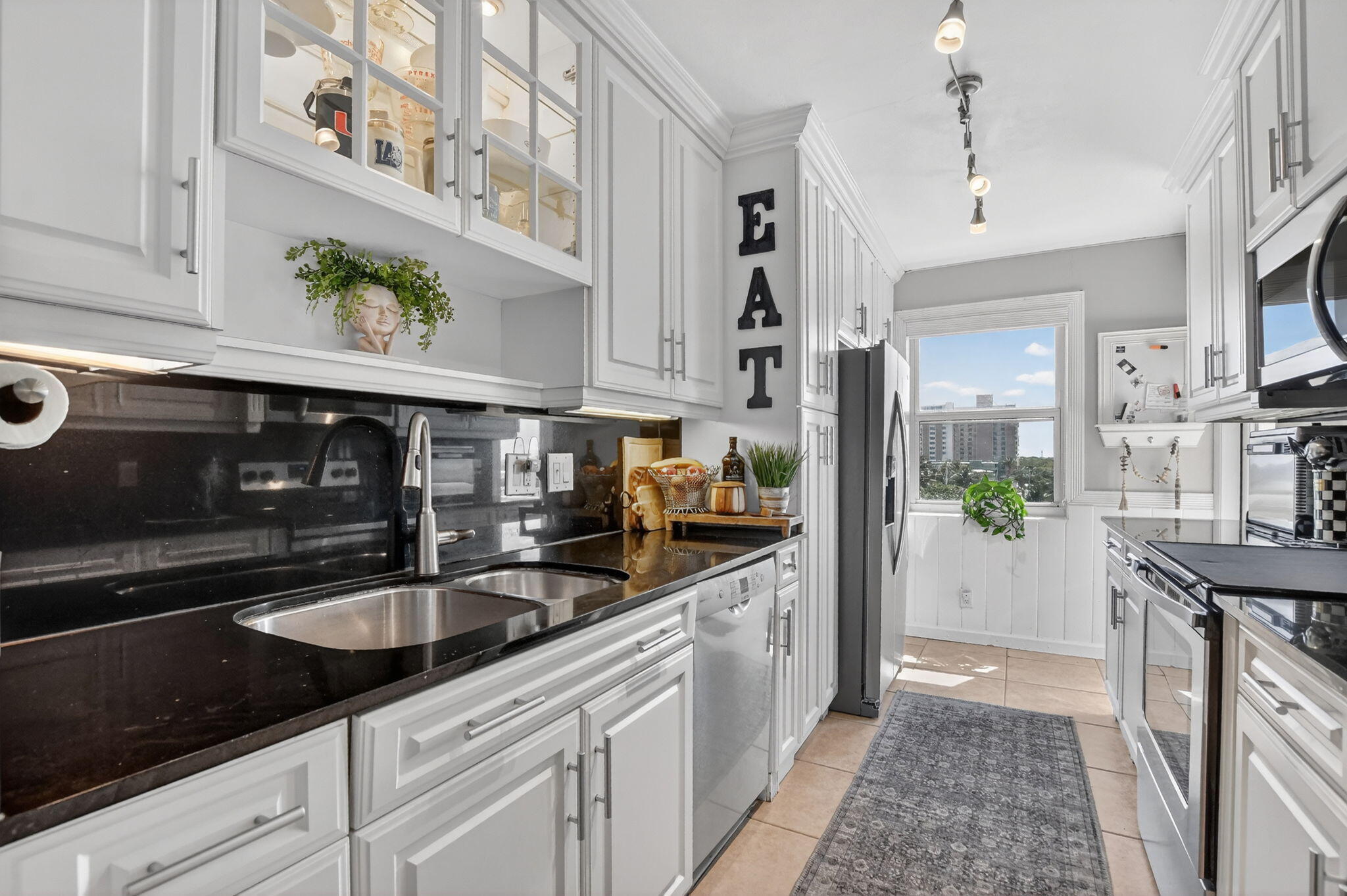 HILLSBORO LE BARON CONDO APTS - Residential