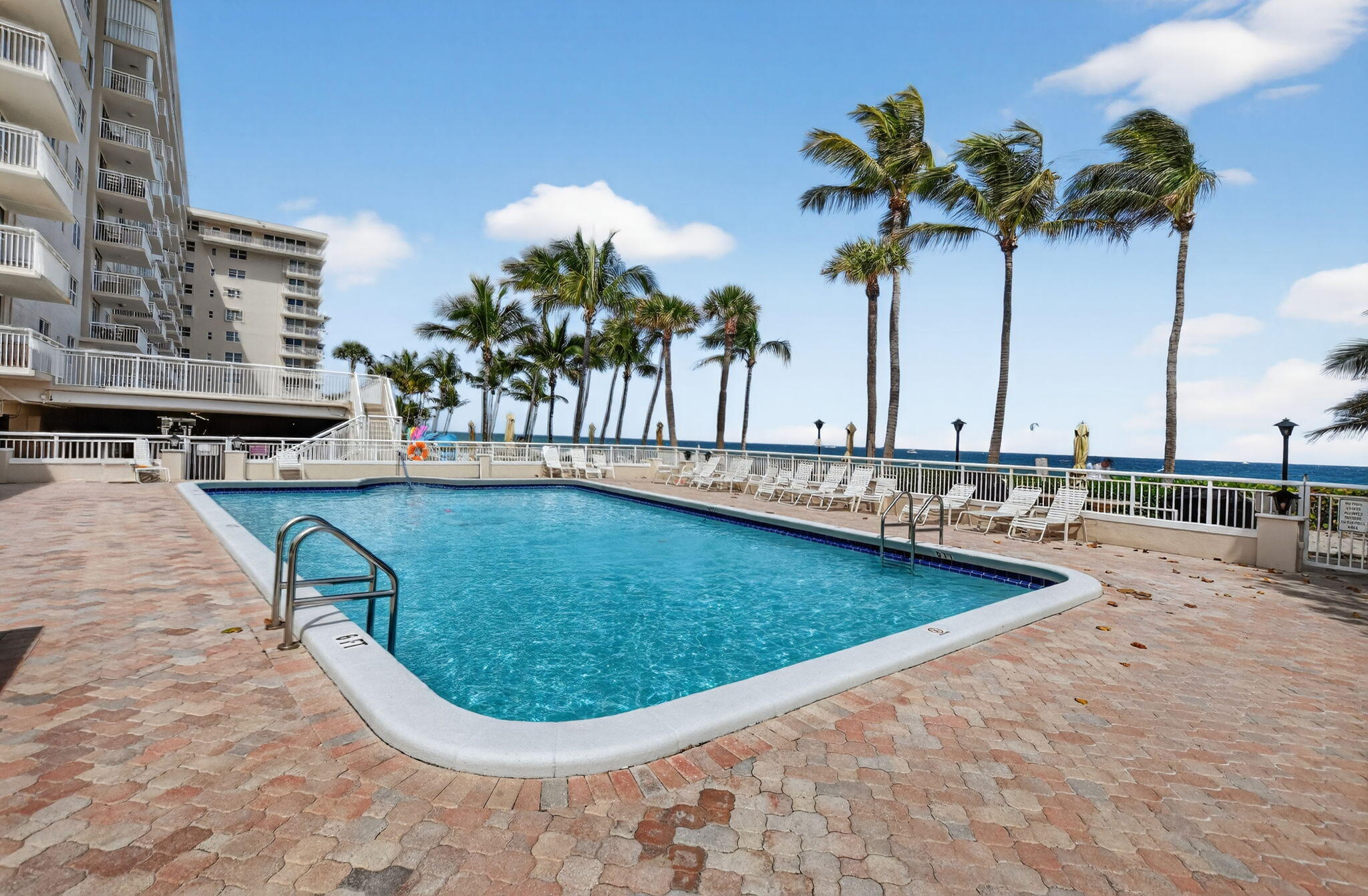 HILLSBORO LE BARON CONDO APTS - Residential