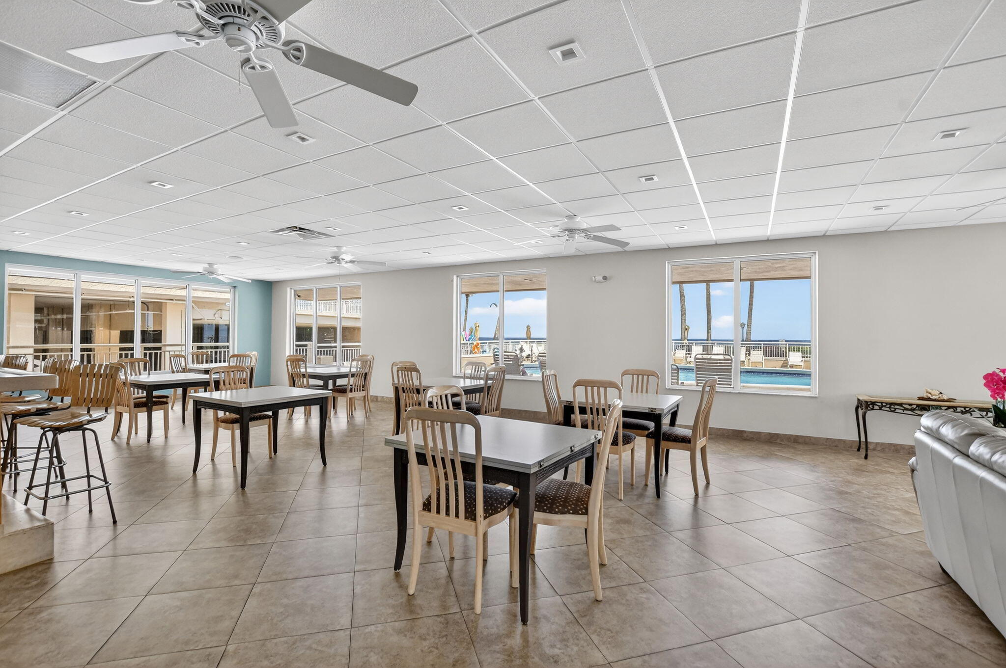 HILLSBORO LE BARON CONDO APTS - Residential