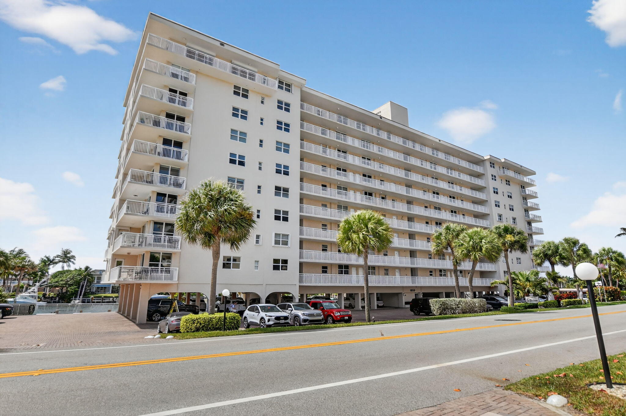 HILLSBORO LE BARON CONDO APTS - Residential