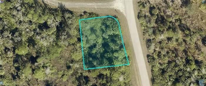Great opportunity to own land. Are you looking for a place to build your new home? Great news, Look no further! Upcoming neighborhood with very few neighbors and shopping centers near by, you'll enjoy a few years of privacy on this .31 acre property! The neighboring lot is also available at 1877 Marcus Ct. Buy these two together for a large .609 acre sanctuary! Don't miss the opportunity to own 2 lots in a developing area.