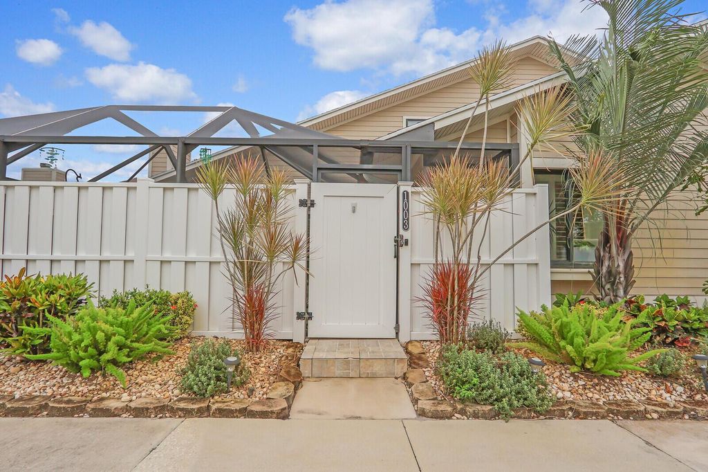 Photo of 1003 Summer Winds Lane, Jupiter, FL 33458 (MLS # R11029321)