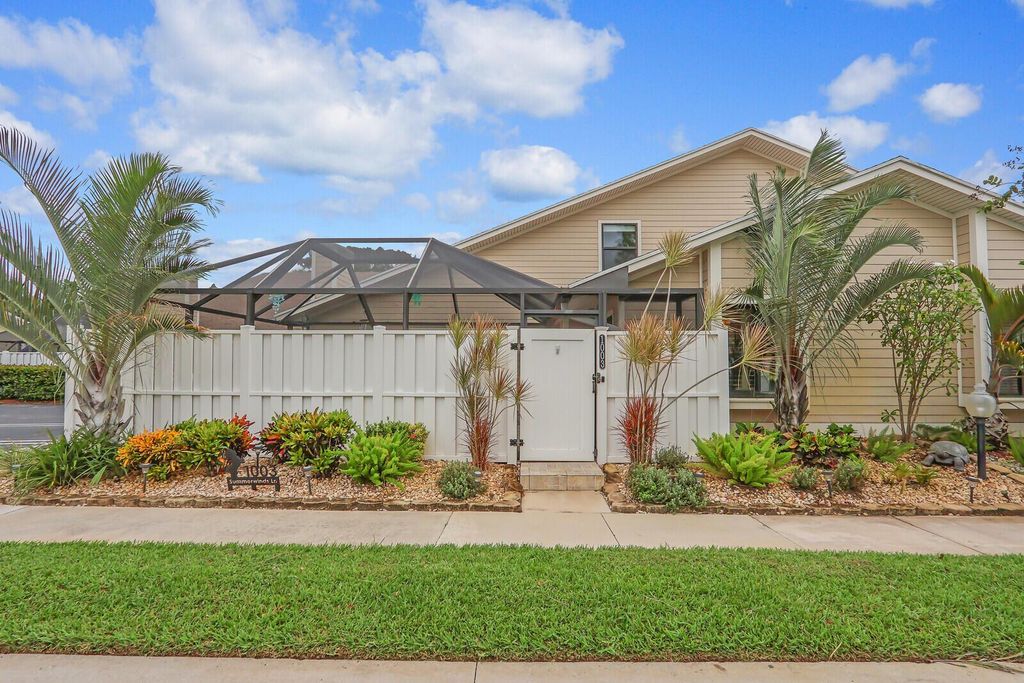 Photo of 1003 Summer Winds Lane, Jupiter, FL 33458 (MLS # R11029321)