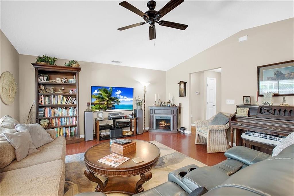 HIGHLAND SQUARE PHASE ONE - Residential