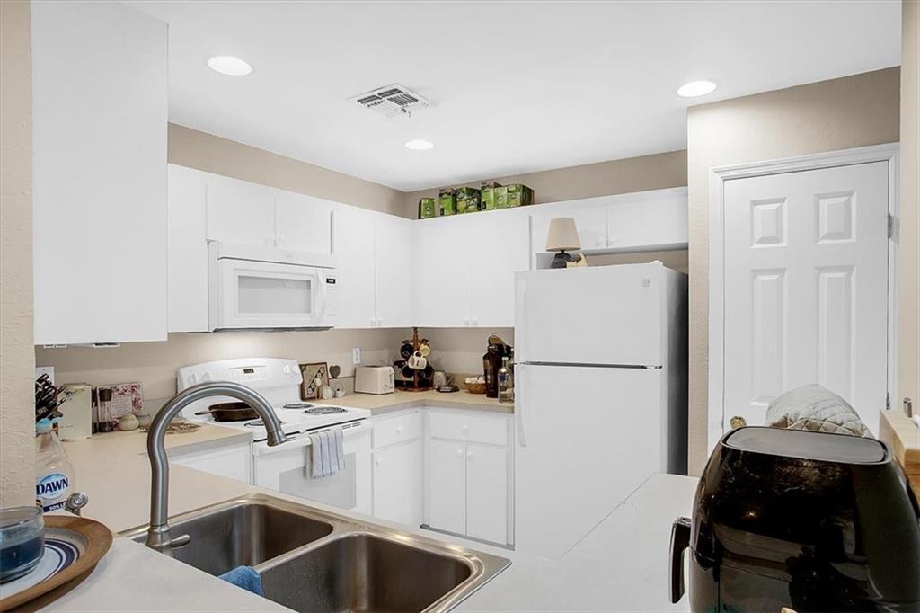 HIGHLAND SQUARE PHASE ONE - Residential