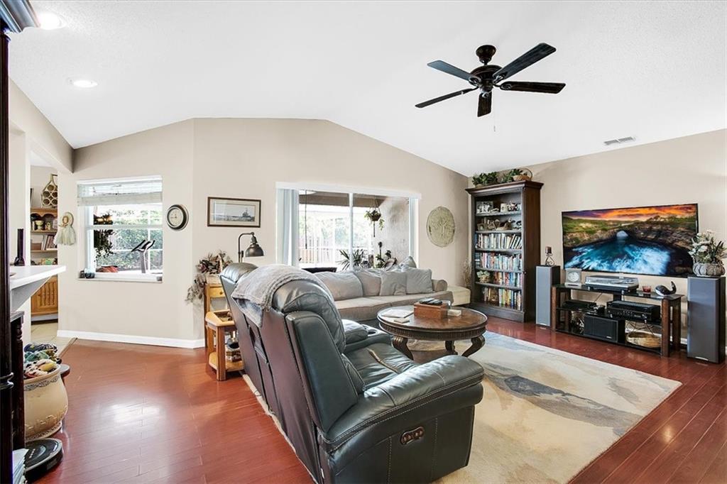 HIGHLAND SQUARE PHASE ONE - Residential