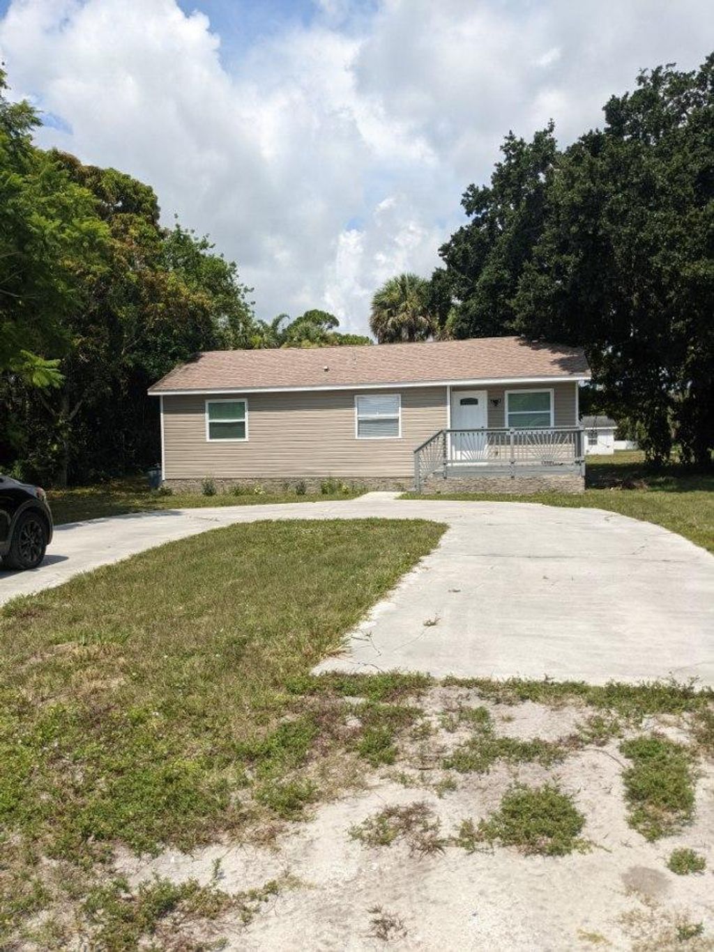 Photo of 2405 N 44th Street, Fort Pierce, FL 34946 (MLS # R10812270)