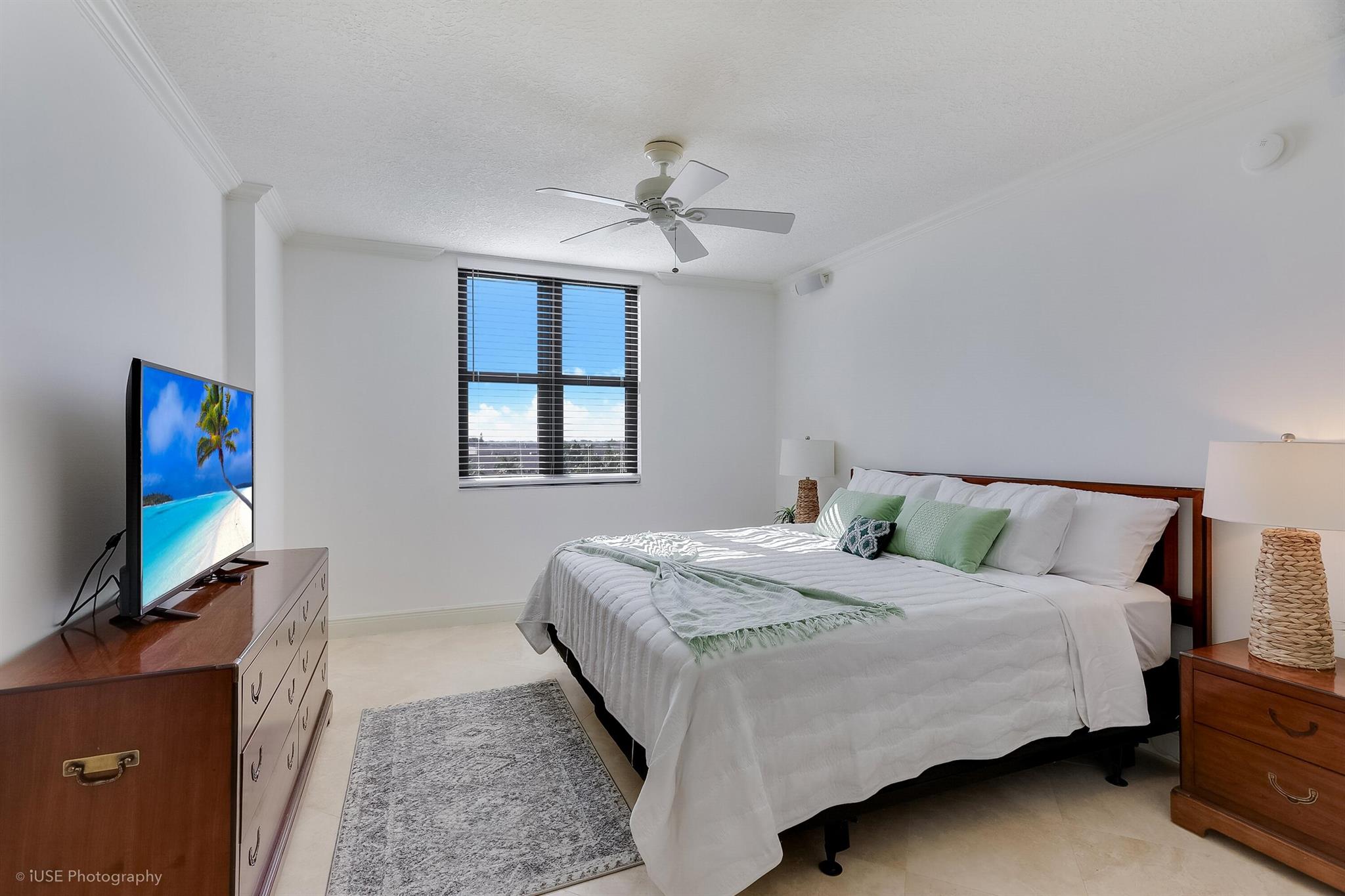 TOWER CONDO AT CITYPLACE - Residential Lease