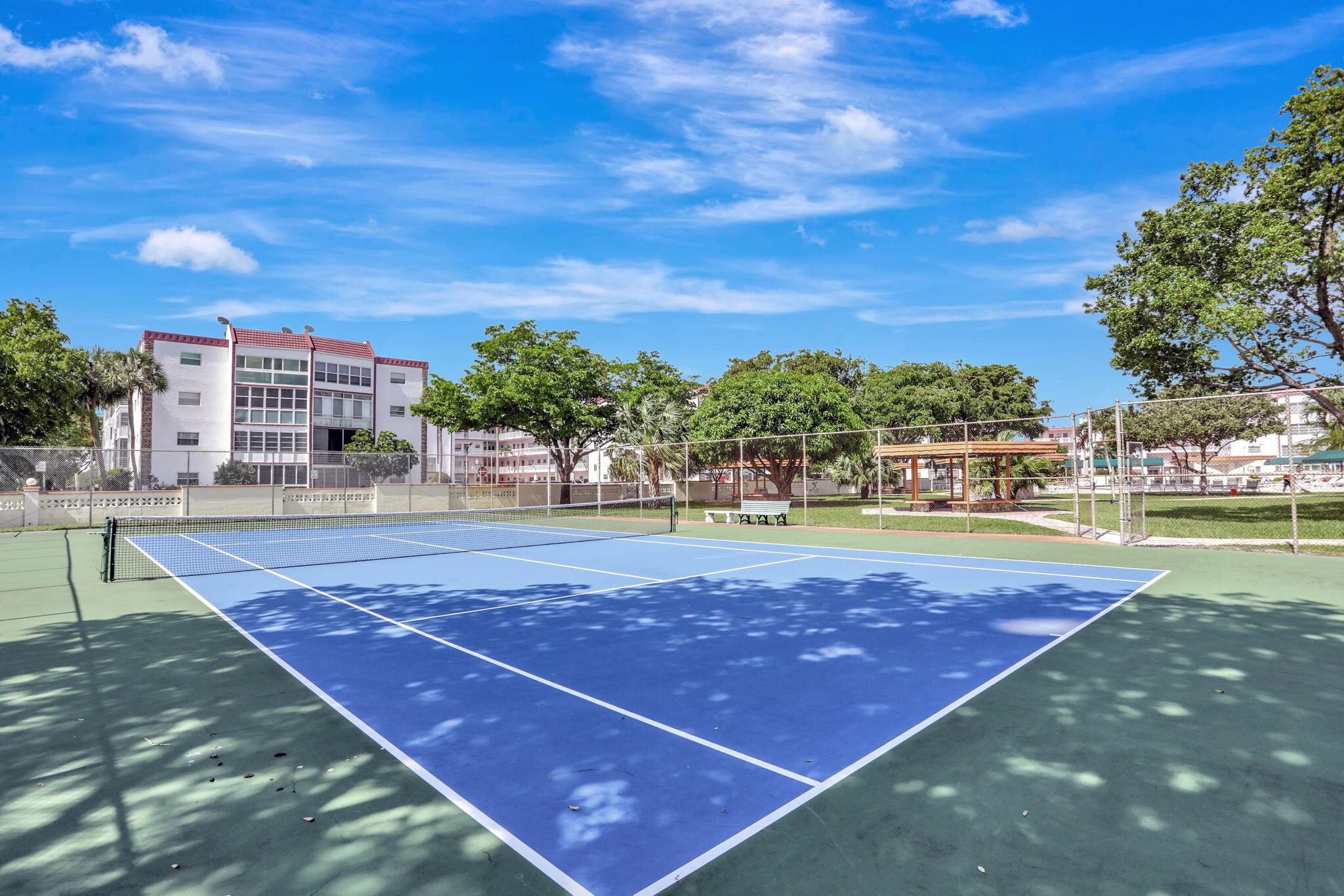 SAPPHIRE CONDO - Residential