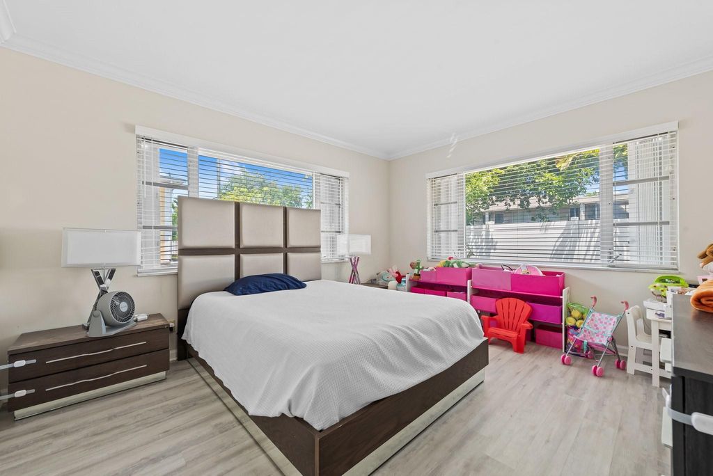 Photo of 5720 NE 22nd Way #410, Fort Lauderdale, FL 33308 (MLS # F10505967)