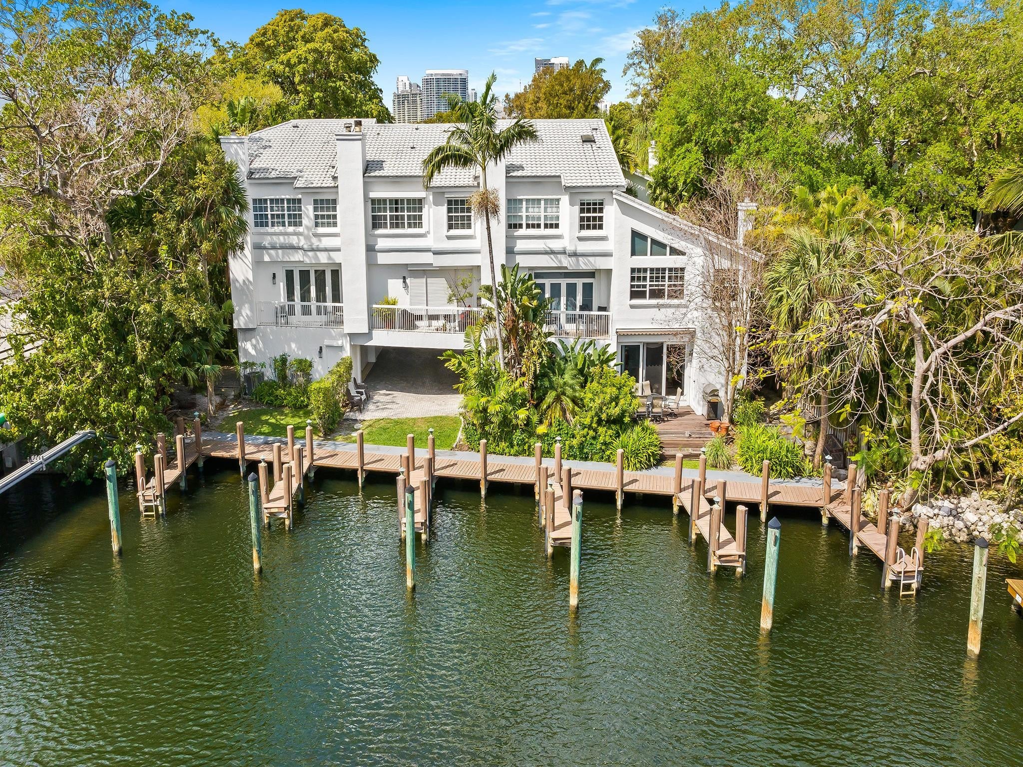 1705 E LAS OLAS Boulevard 3