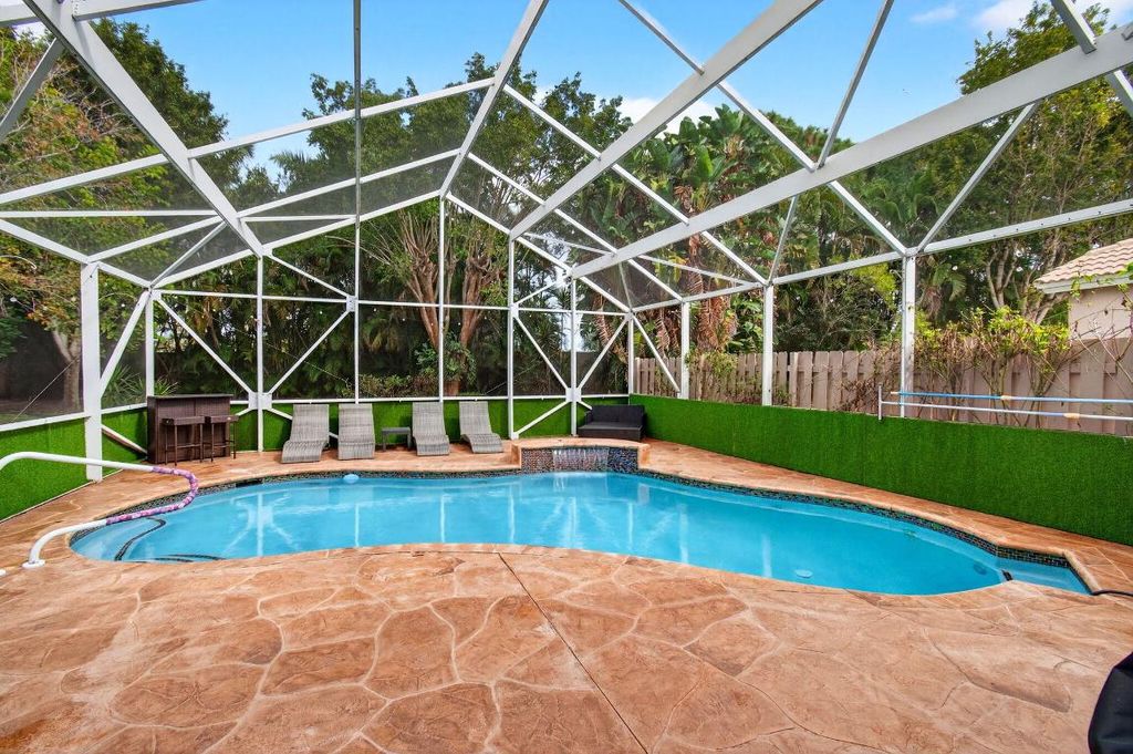 Photo of 6737 Southport Drive, Boynton Beach, FL 33472 (MLS # R11157543)