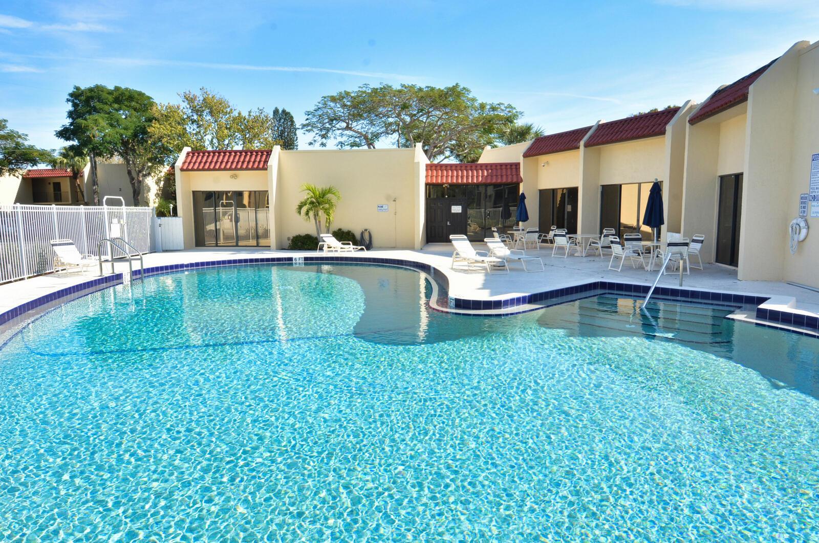 2050 Oleander Boulevard 5-306