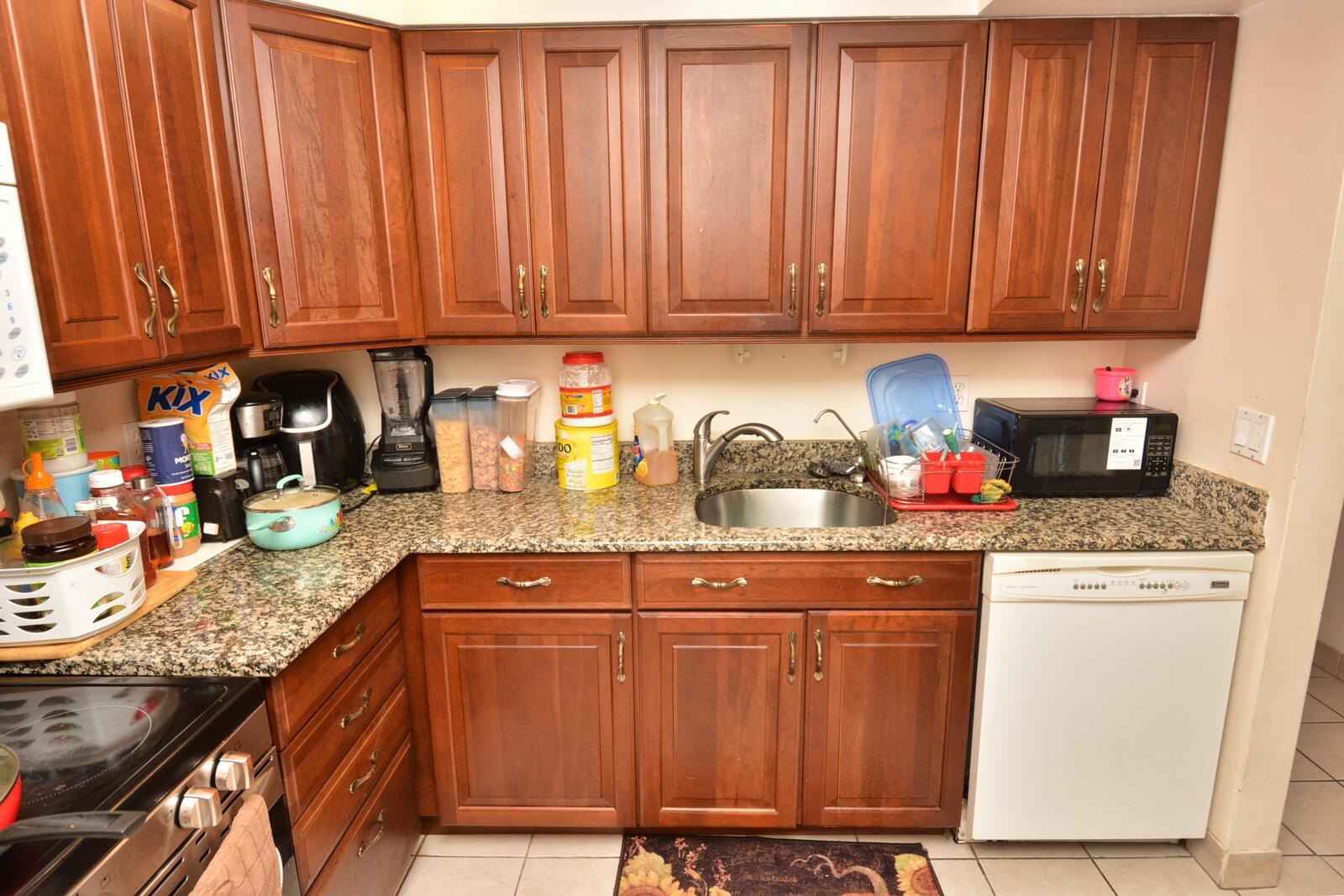 ISLAND HOUSE CONDOMINIUM - Residential