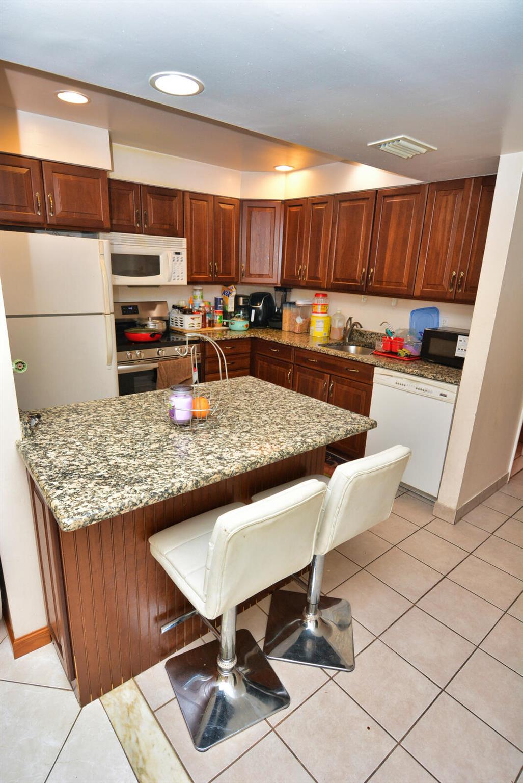 ISLAND HOUSE CONDOMINIUM - Residential