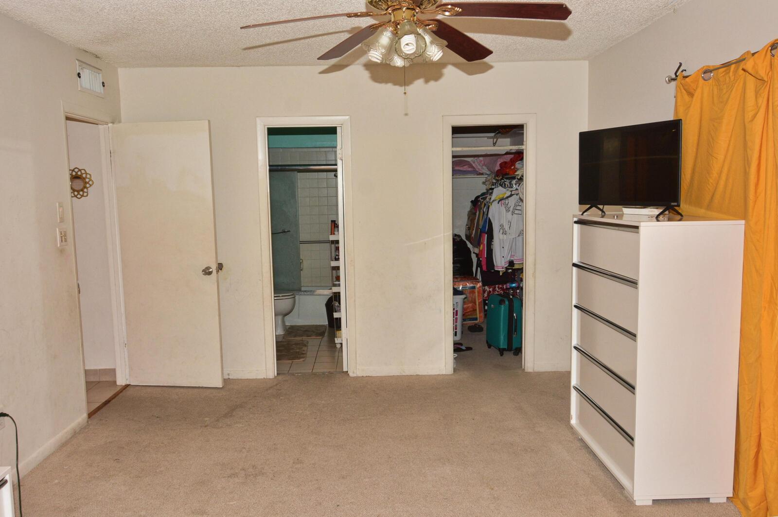 ISLAND HOUSE CONDOMINIUM - Residential