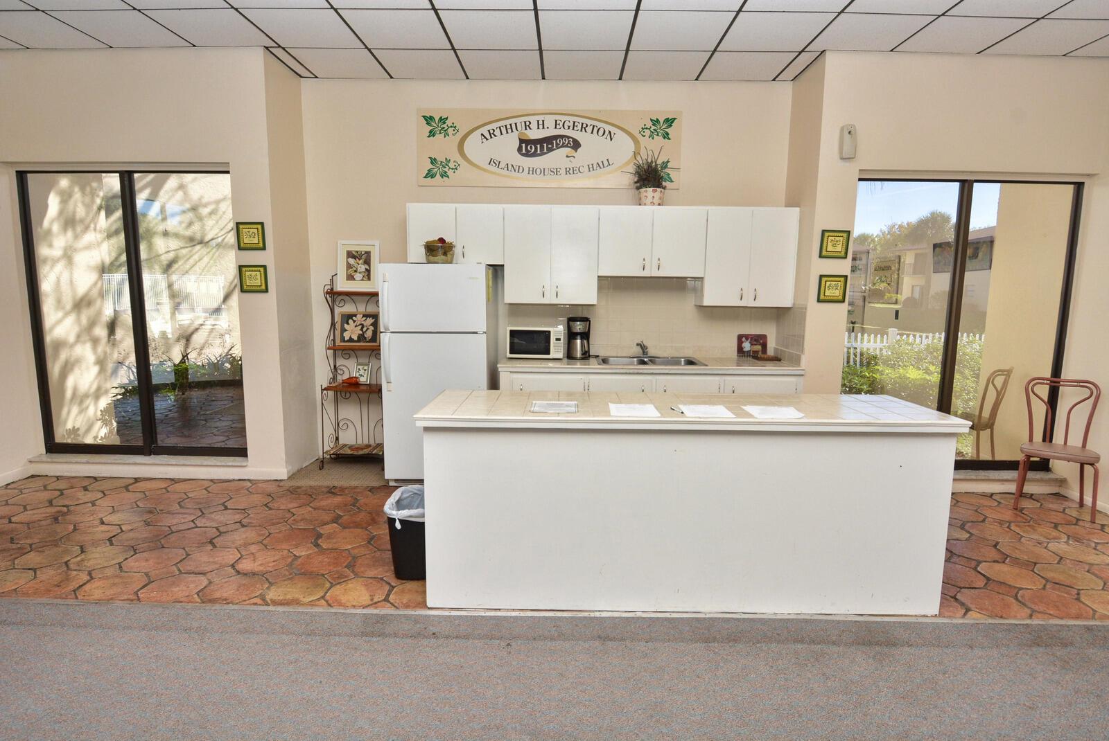 ISLAND HOUSE CONDOMINIUM - Residential