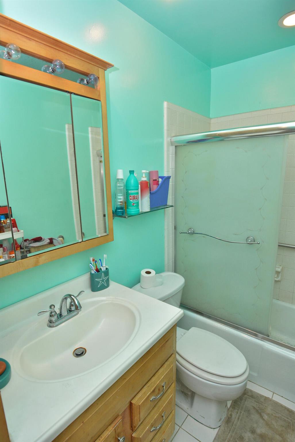 ISLAND HOUSE CONDOMINIUM - Residential