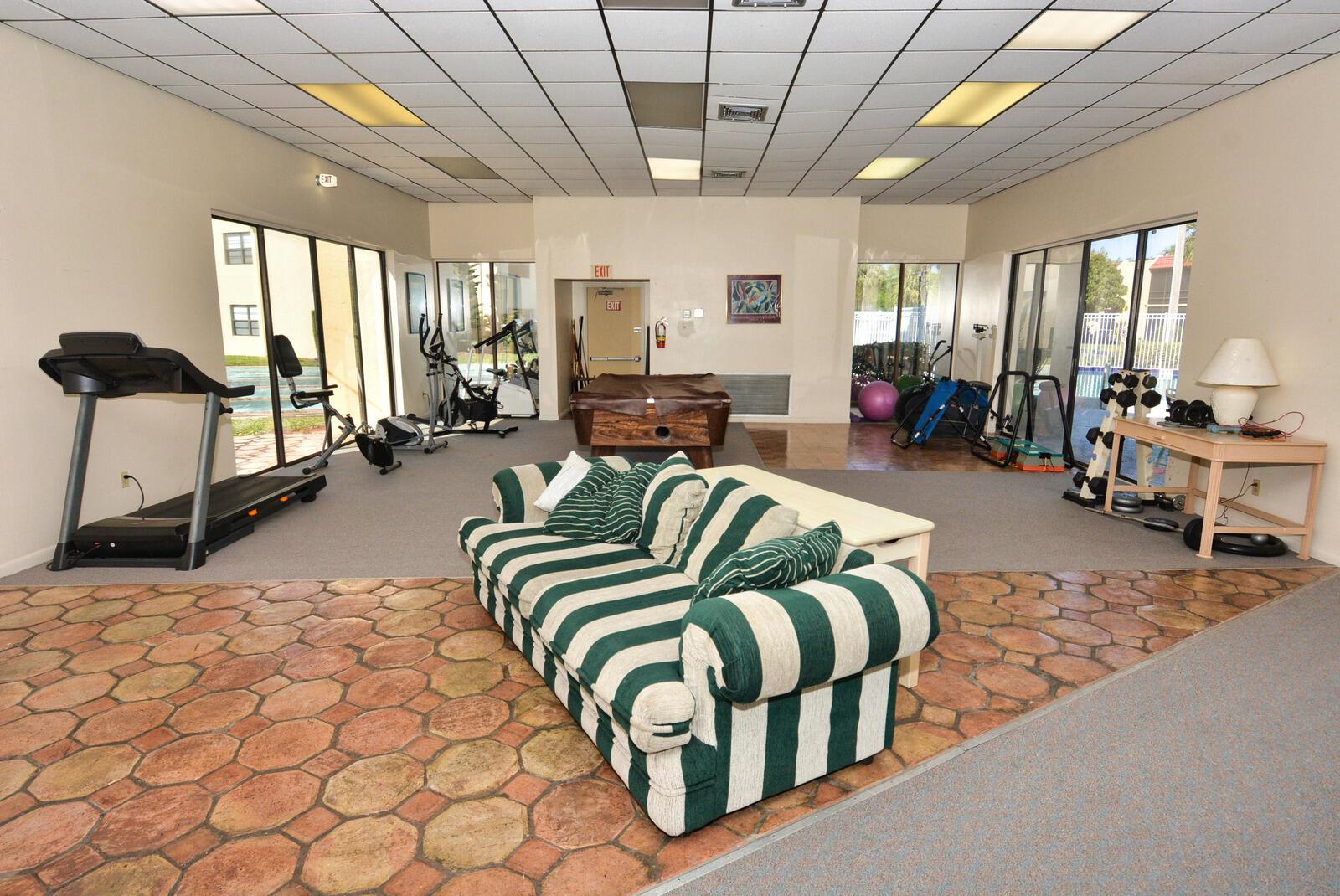 ISLAND HOUSE CONDOMINIUM - Residential