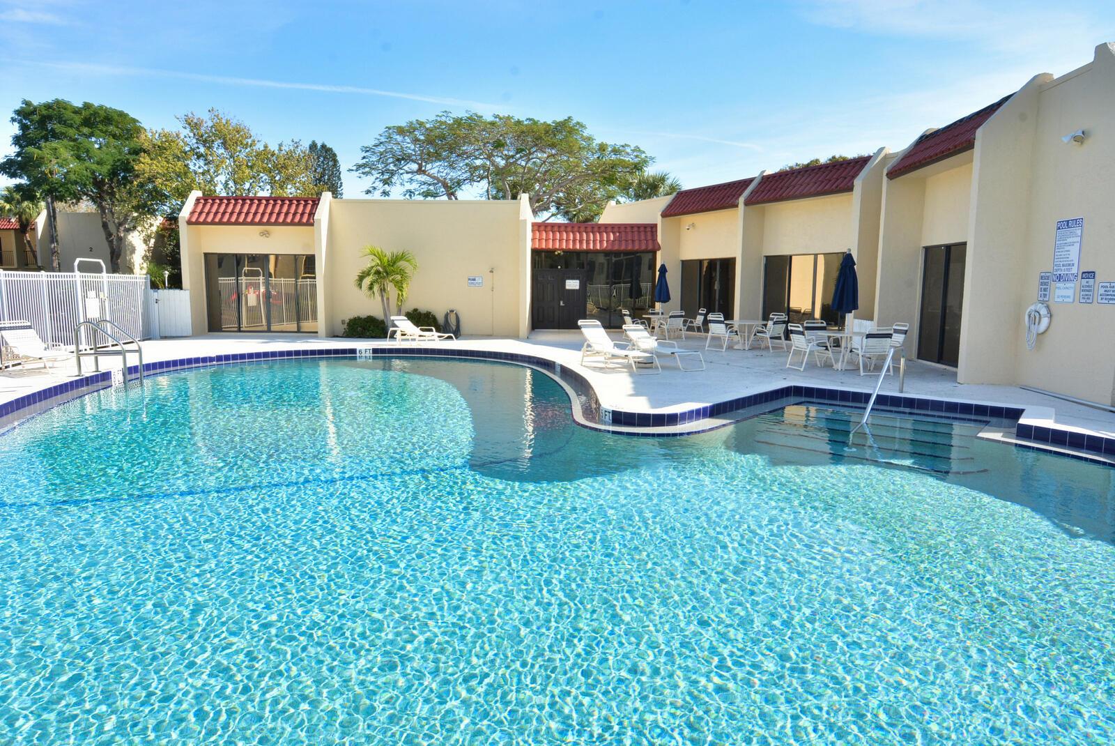 ISLAND HOUSE CONDOMINIUM - Residential