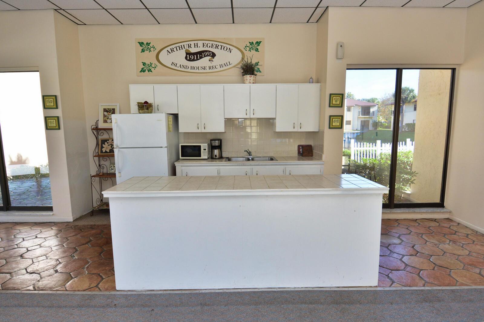 ISLAND HOUSE CONDOMINIUM - Residential