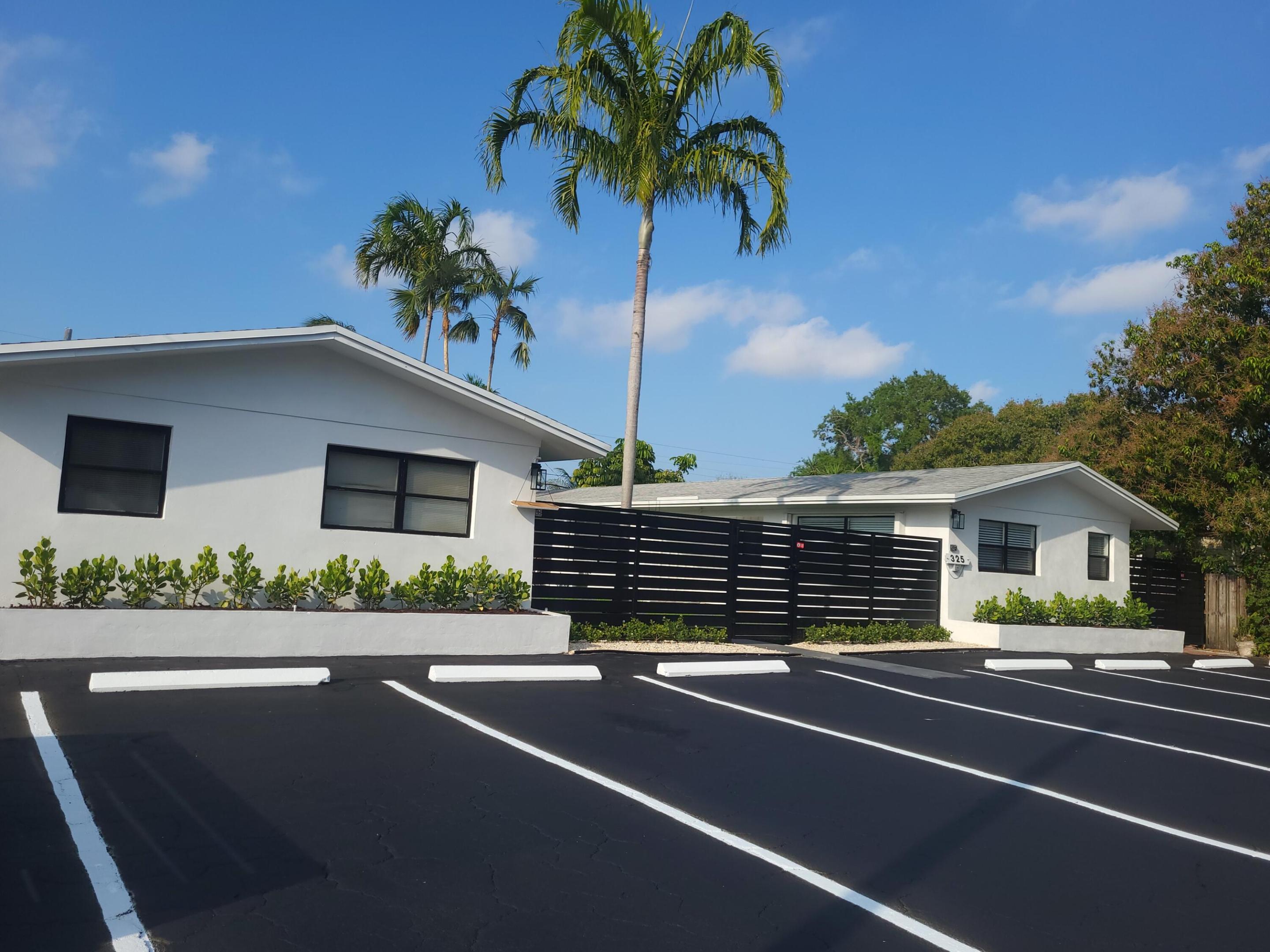 325 NW 25th Street 3