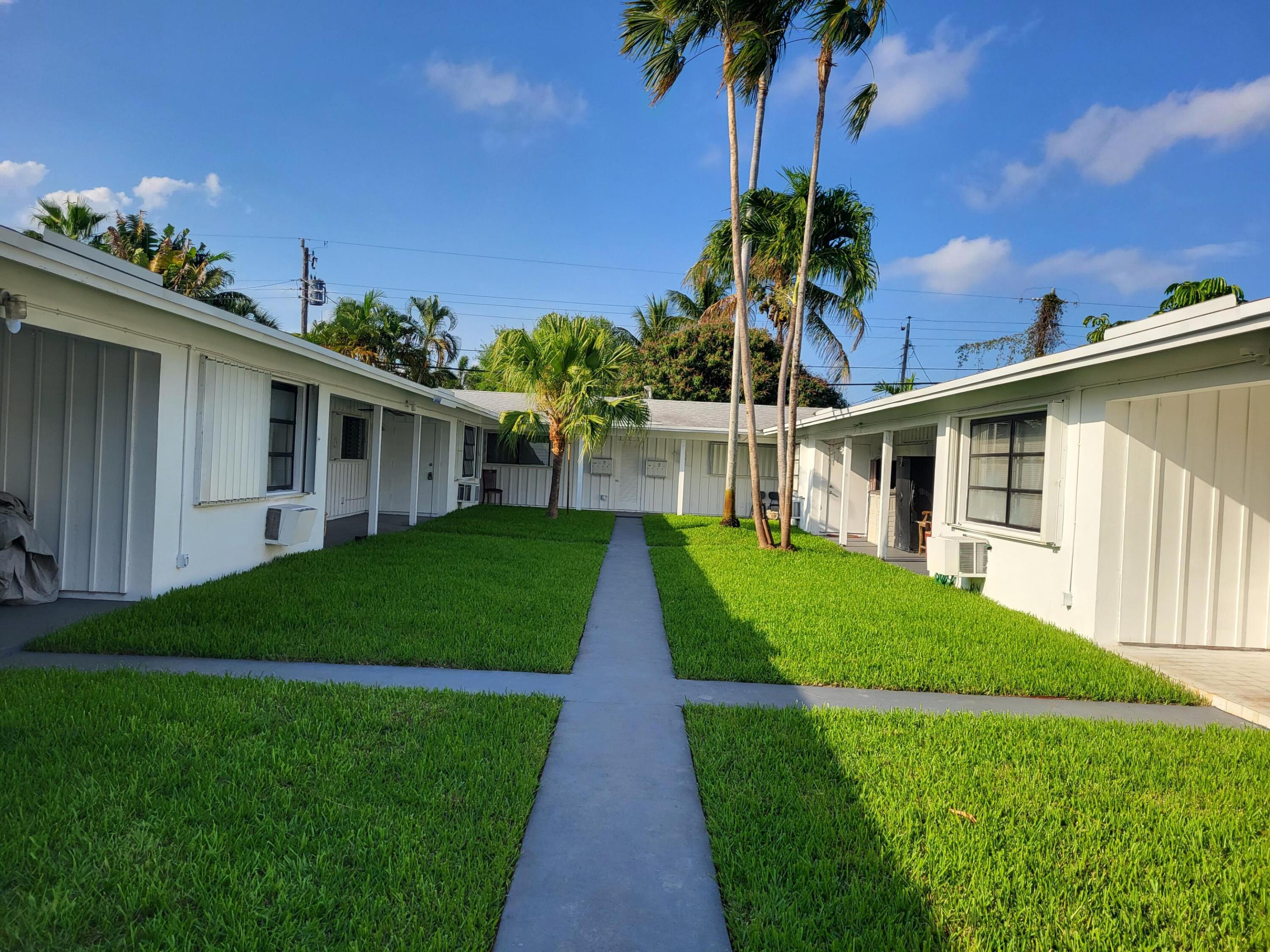 325 NW 25th Street 3