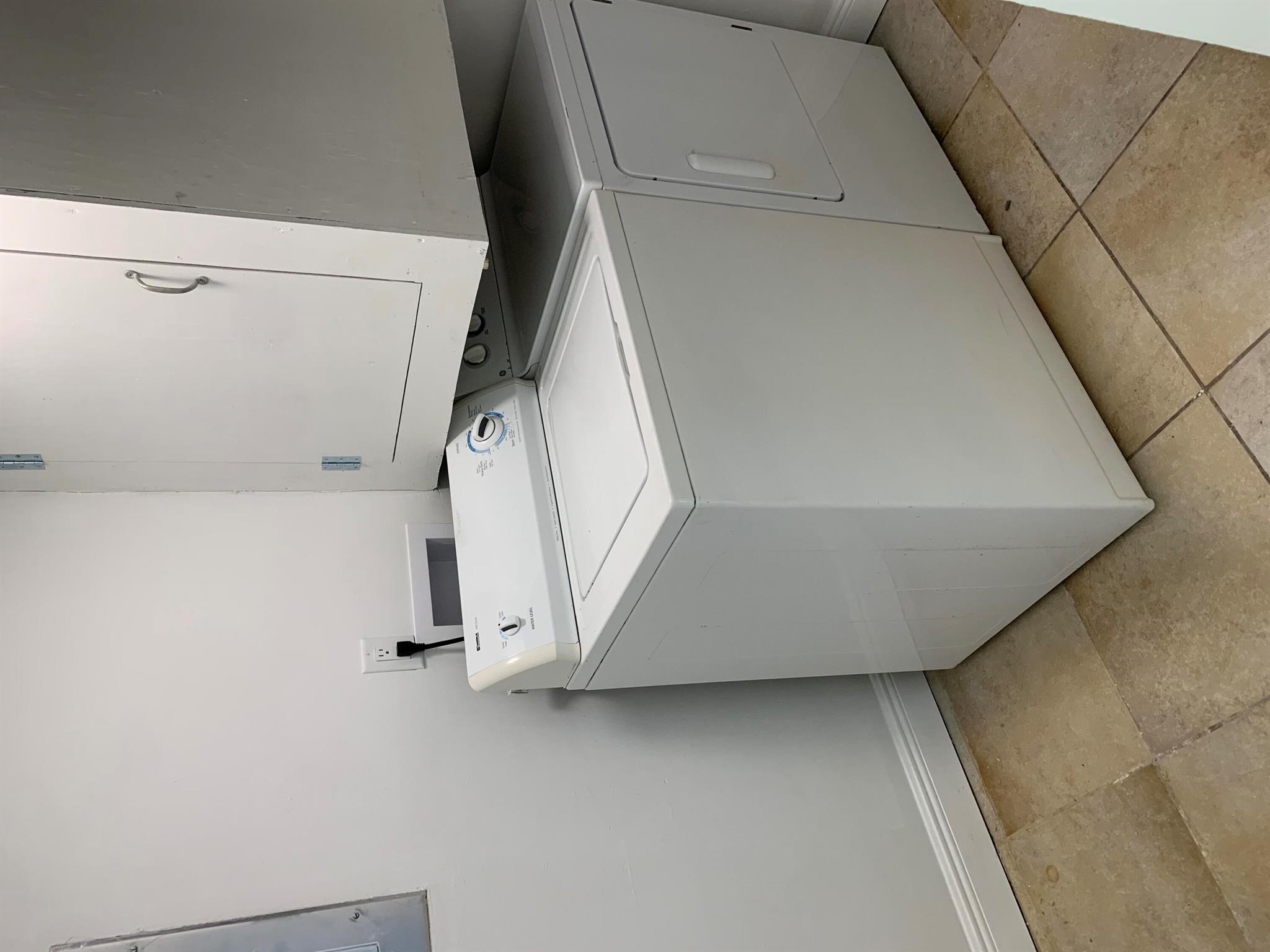 COLONIAL ESTS - Residential Income