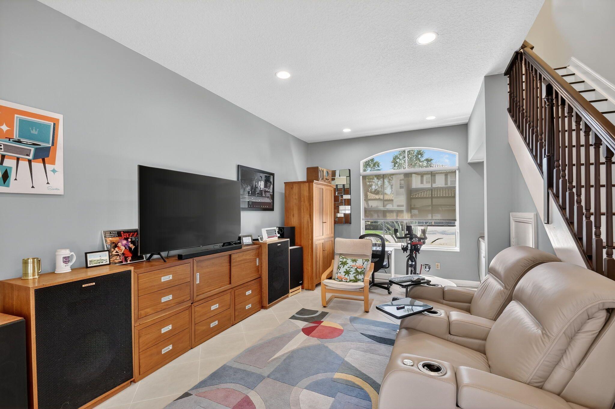 JOURNEYS END 3 - Residential