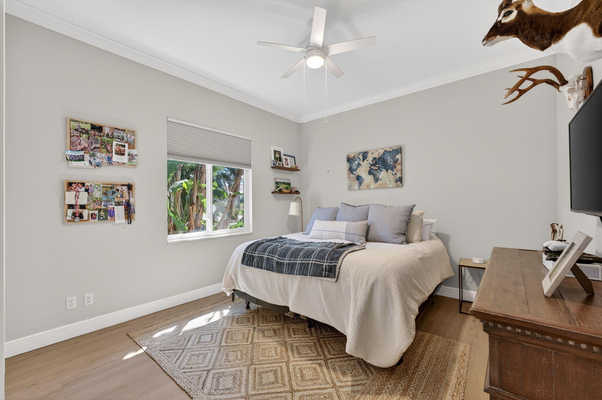 BREAKERS WEST - Residential