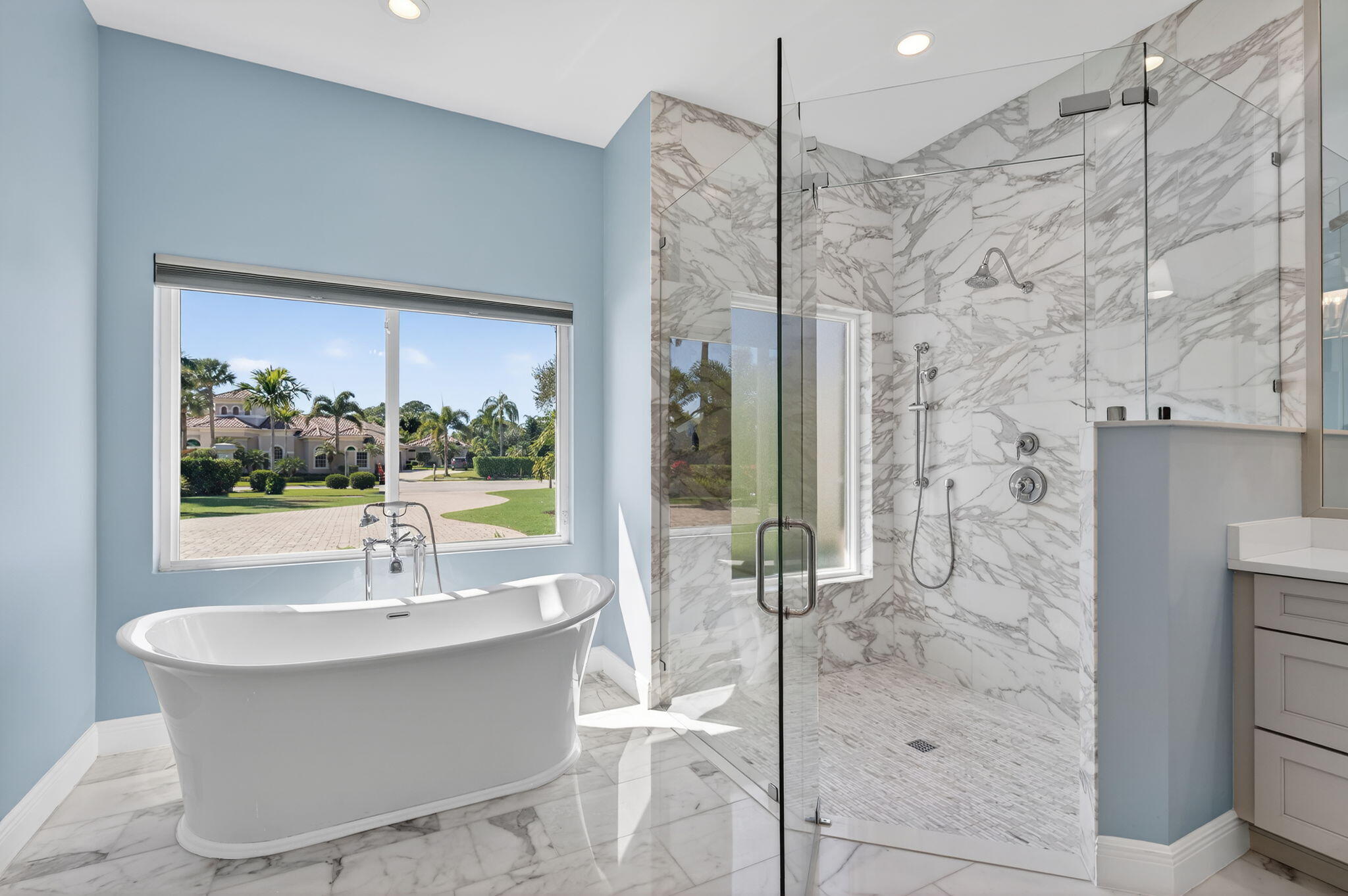 BREAKERS WEST - Residential