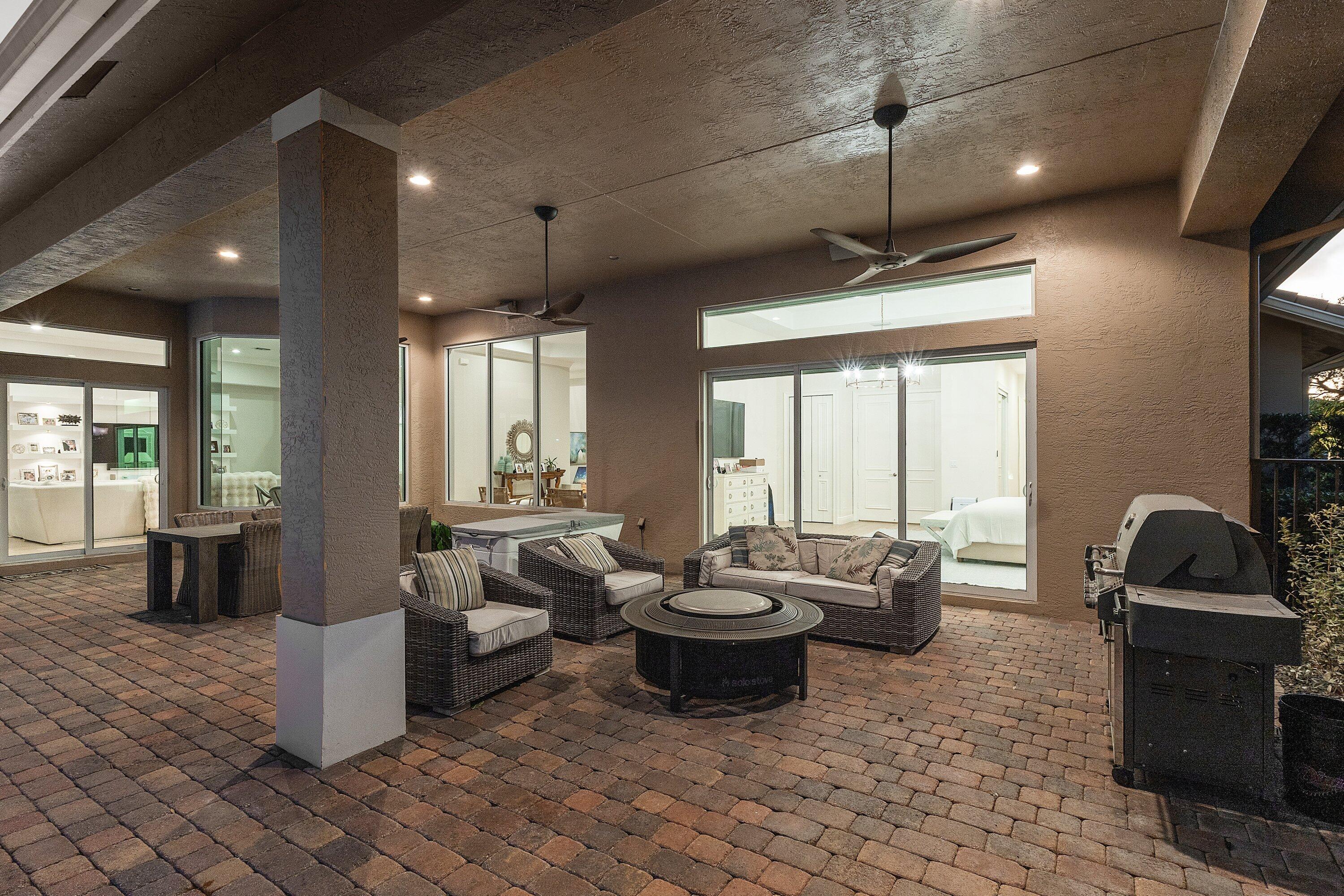 BREAKERS WEST - Residential